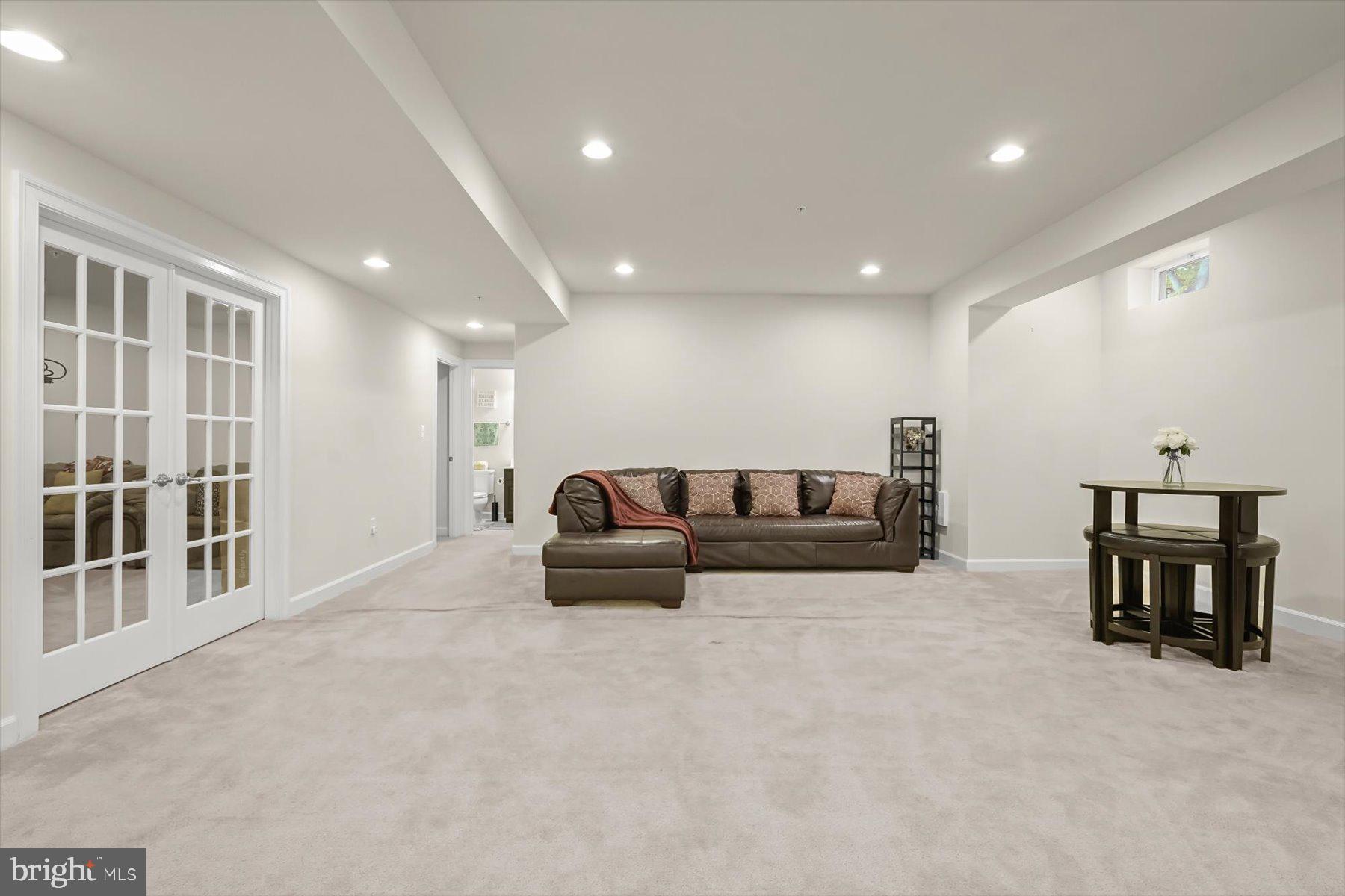 OAK CREEK CLUB - Residential