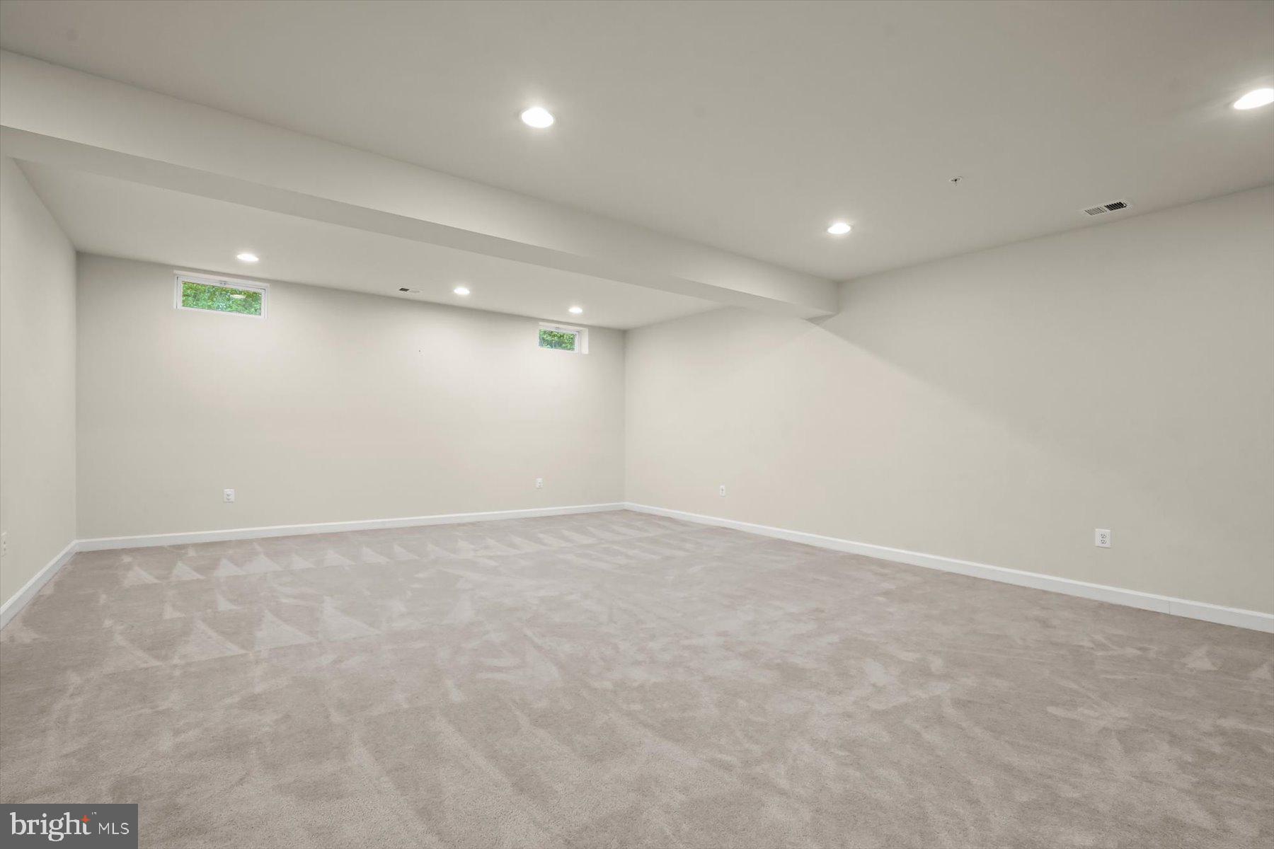 OAK CREEK CLUB - Residential