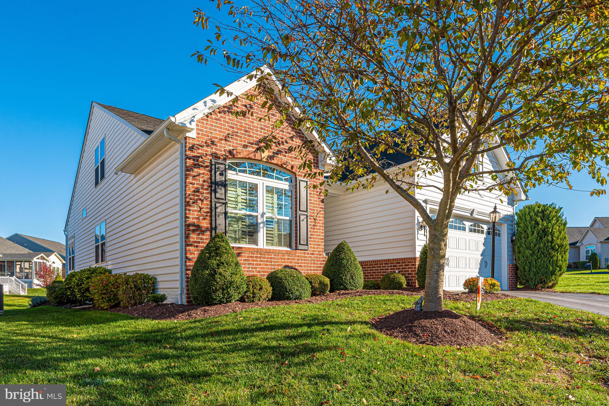 SIGNATURE CLUB AT GREENVIEW - Residential