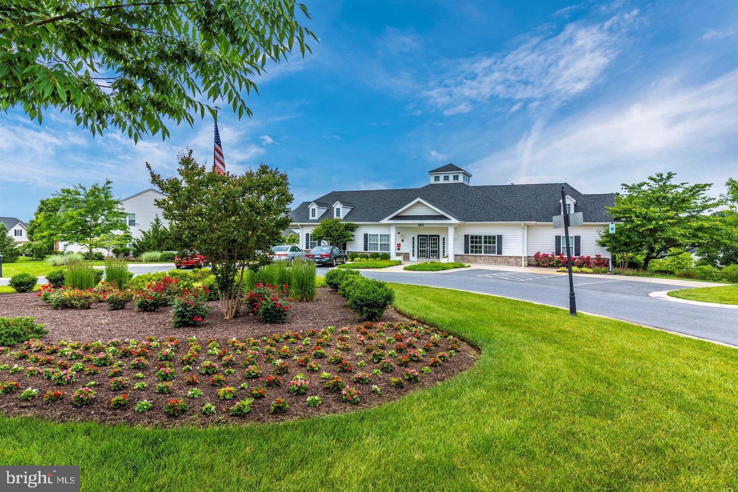 SIGNATURE CLUB AT GREENVIEW - Residential