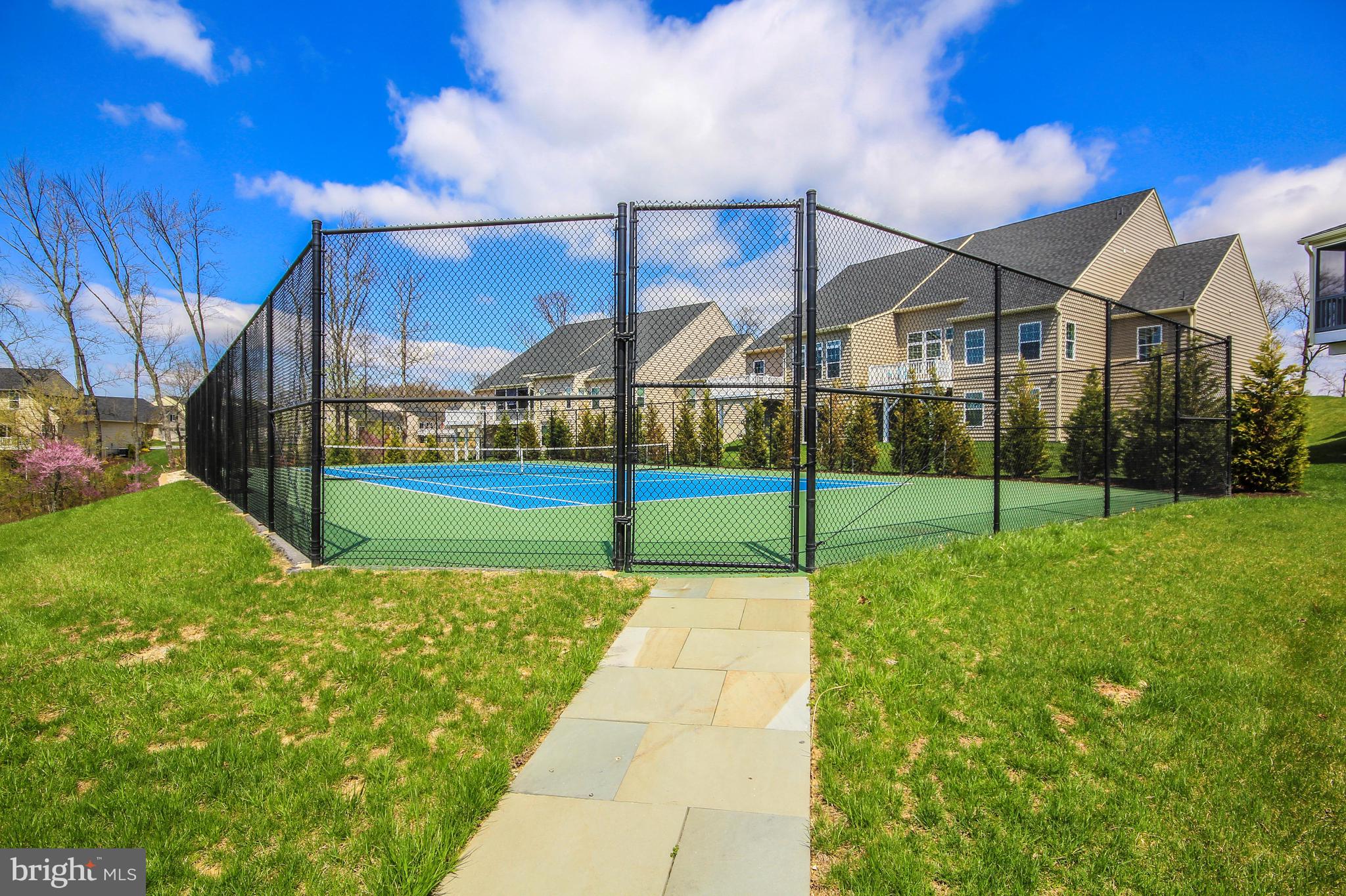 SIGNATURE CLUB AT GREENVIEW - Residential