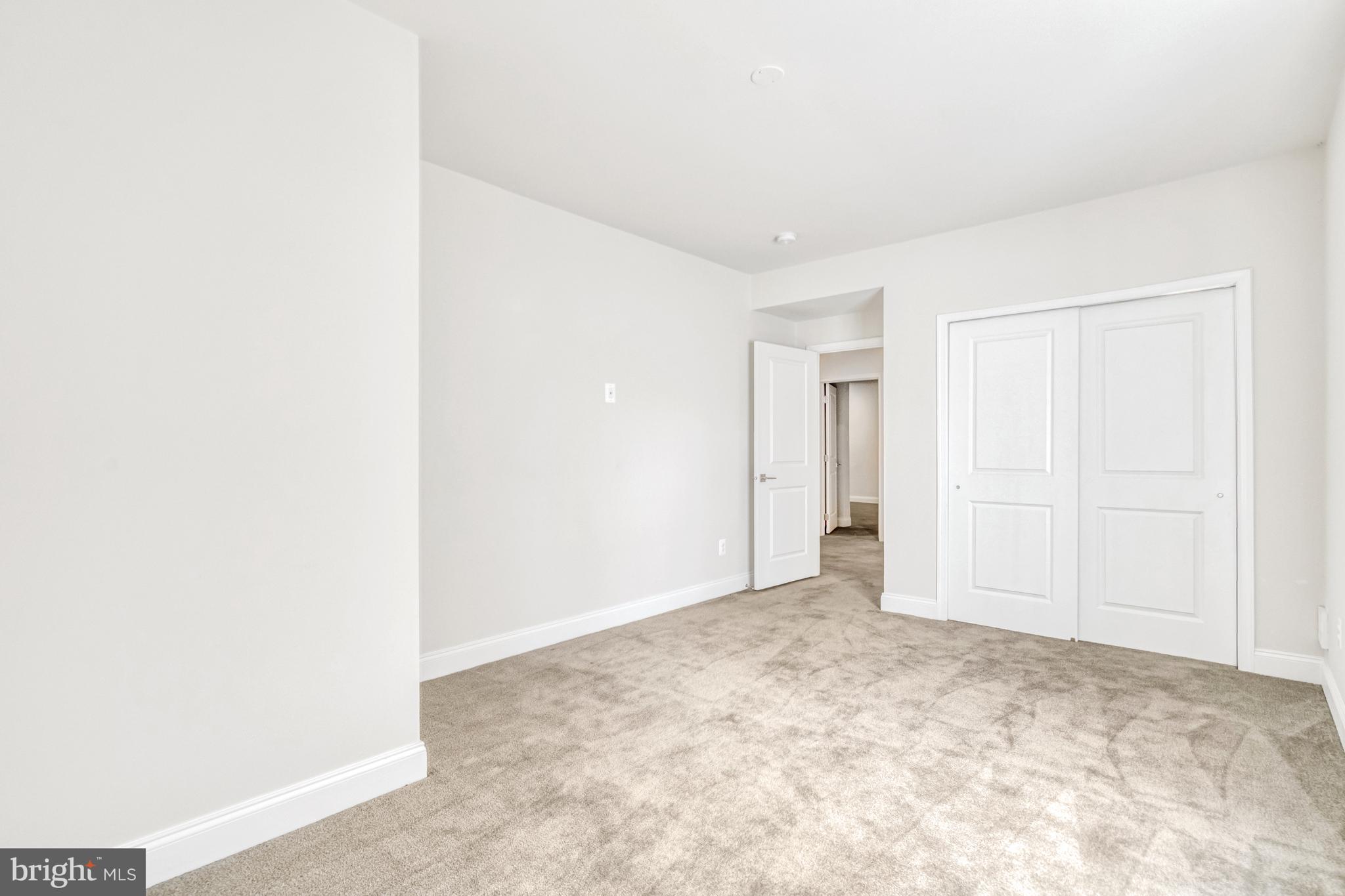 REGENCY AT CREEKSIDE - Residential