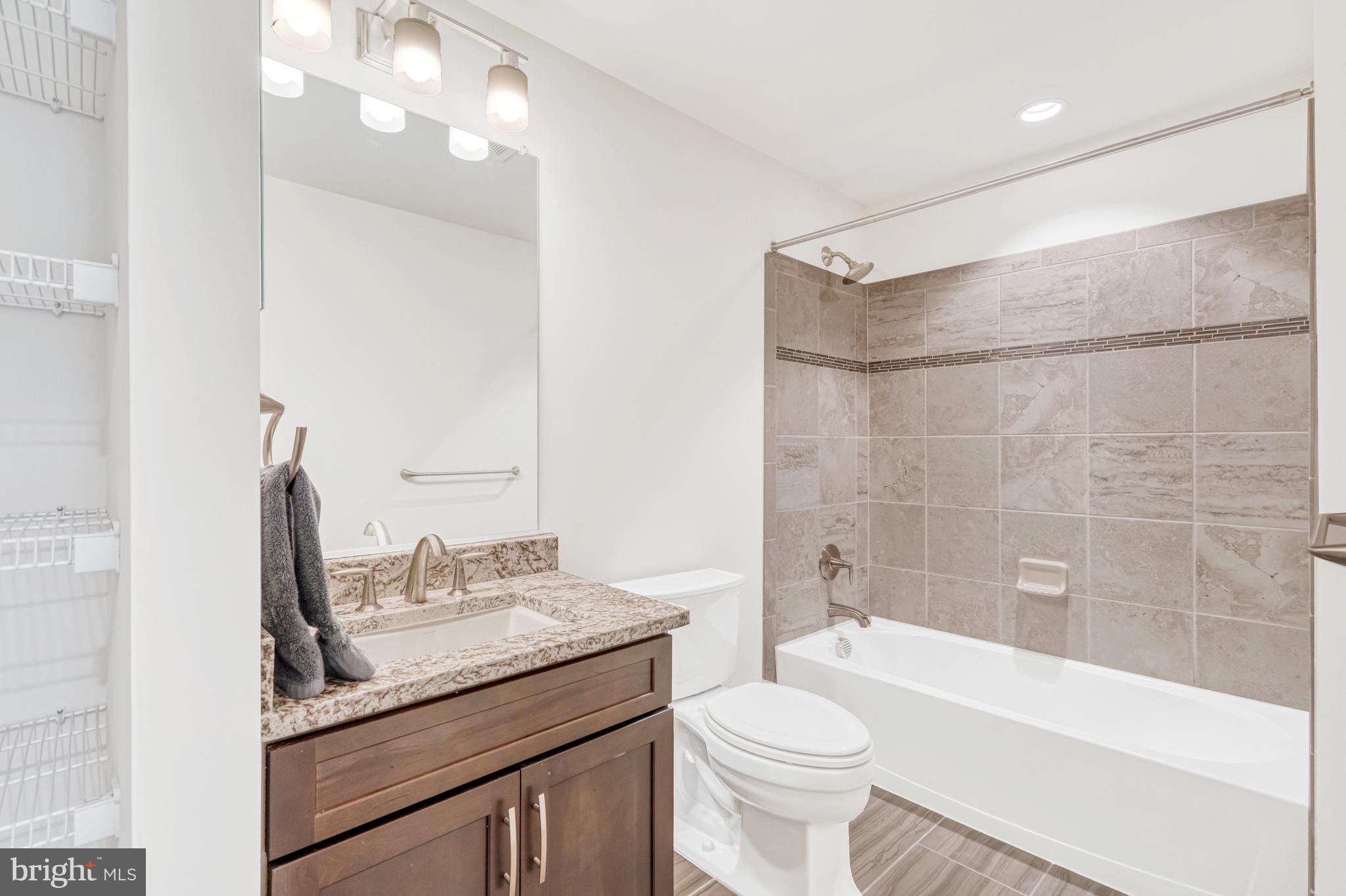 REGENCY AT CREEKSIDE - Residential