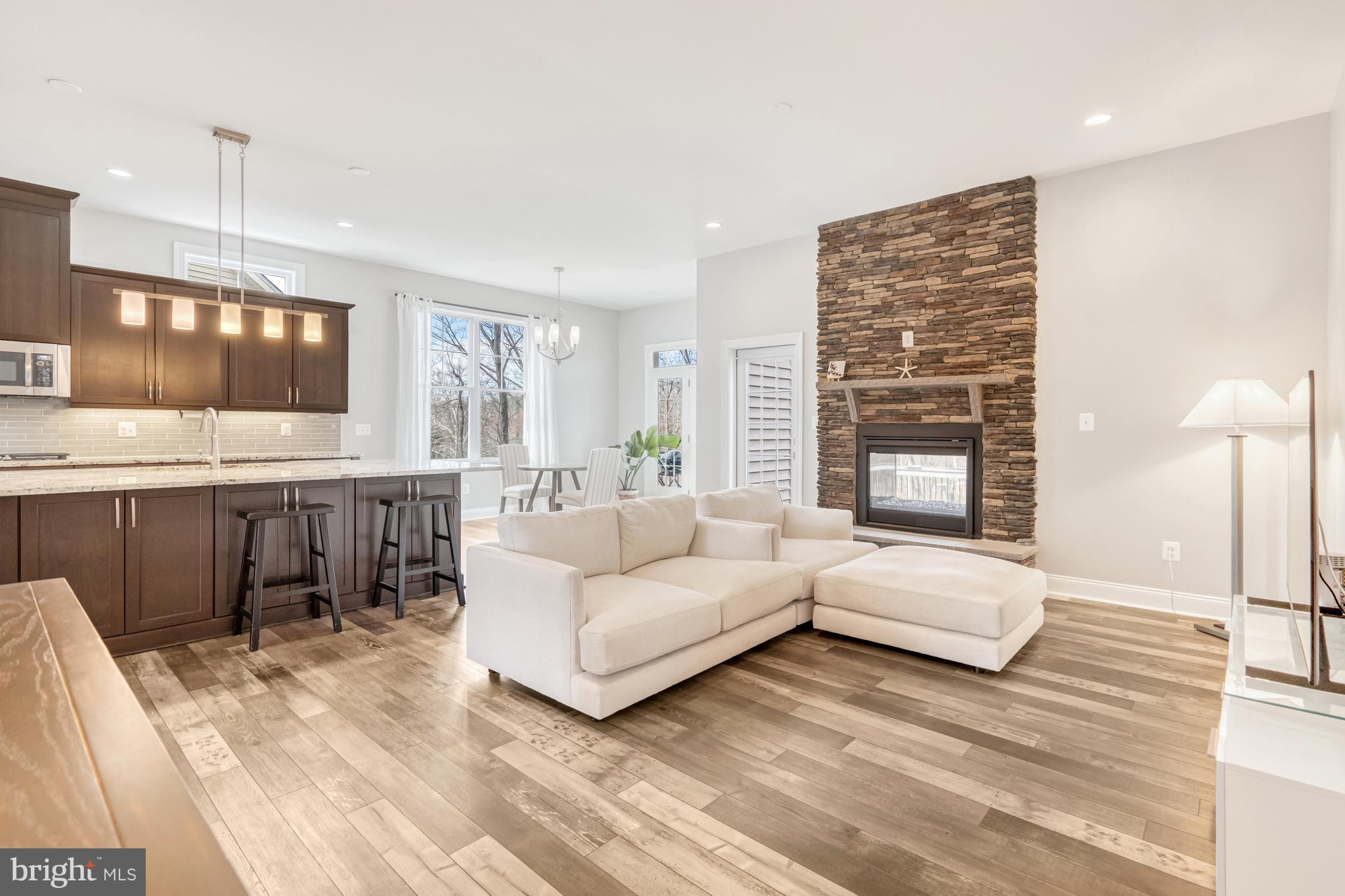 REGENCY AT CREEKSIDE - Residential