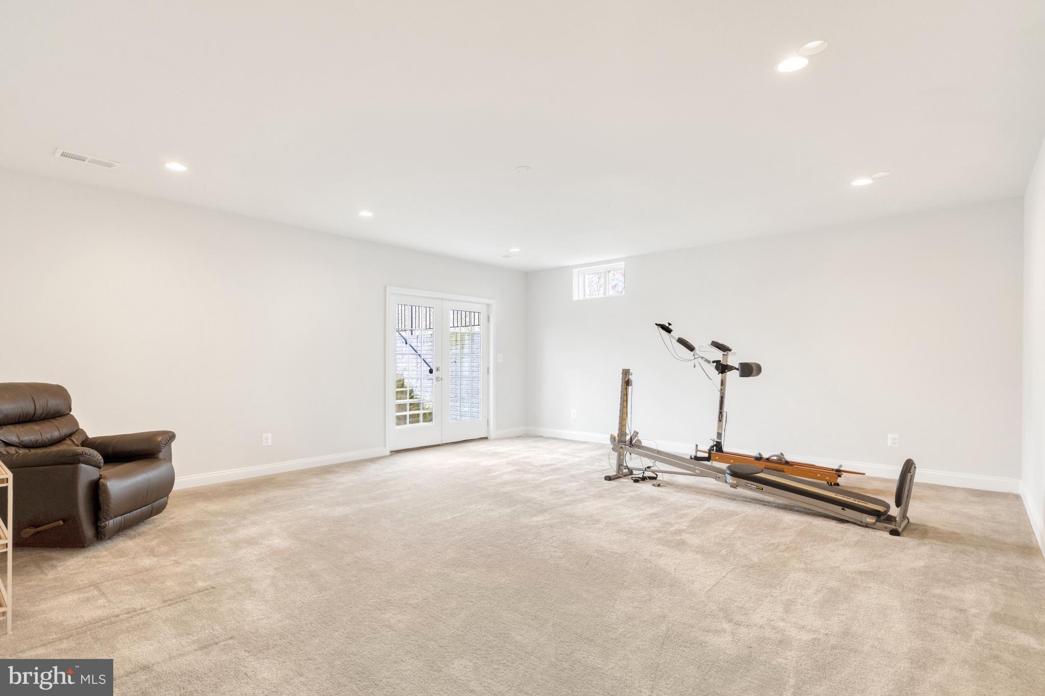 REGENCY AT CREEKSIDE - Residential