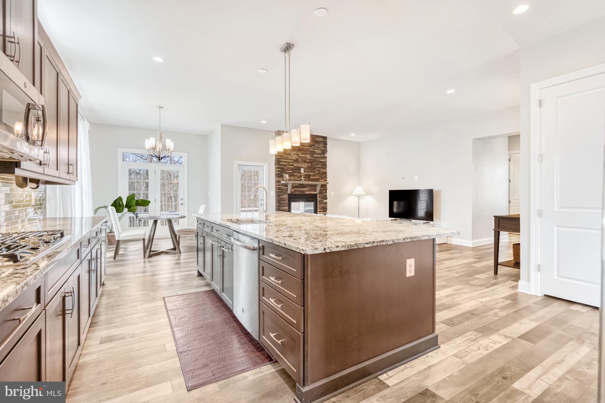 REGENCY AT CREEKSIDE - Residential