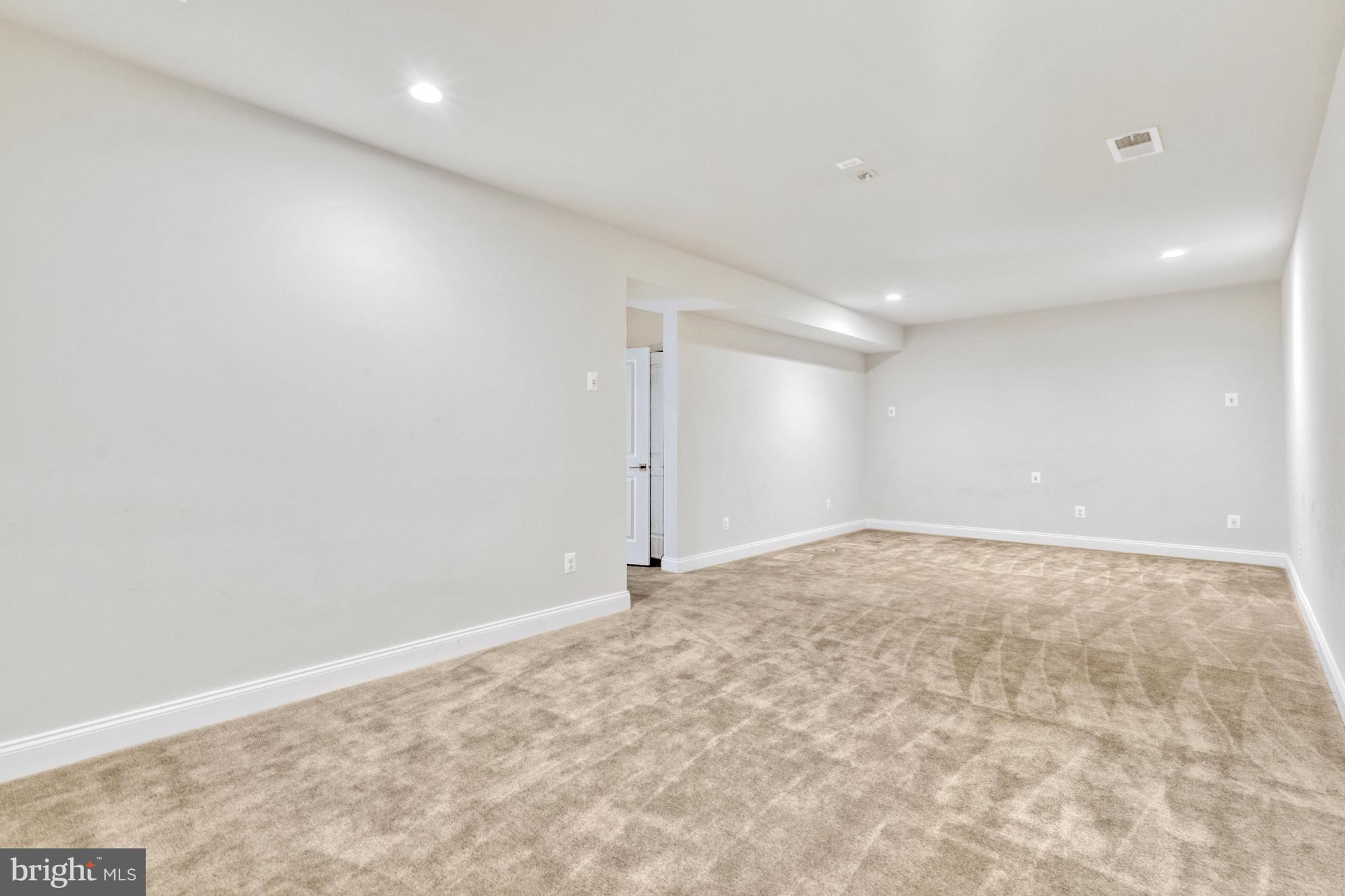 REGENCY AT CREEKSIDE - Residential