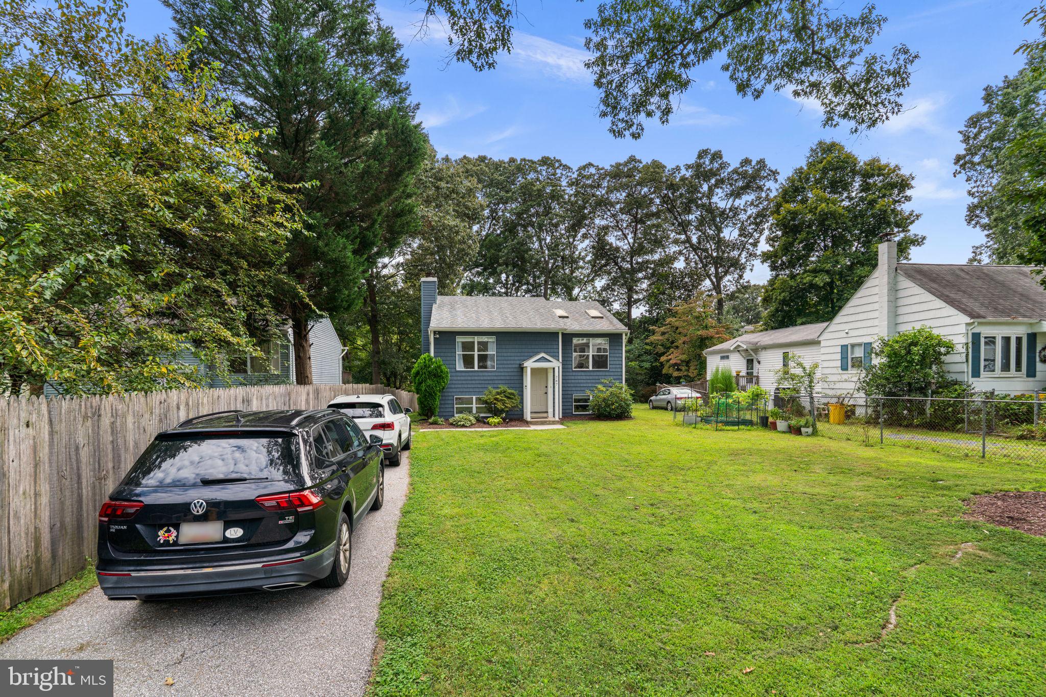 287 NORTH DRIVE