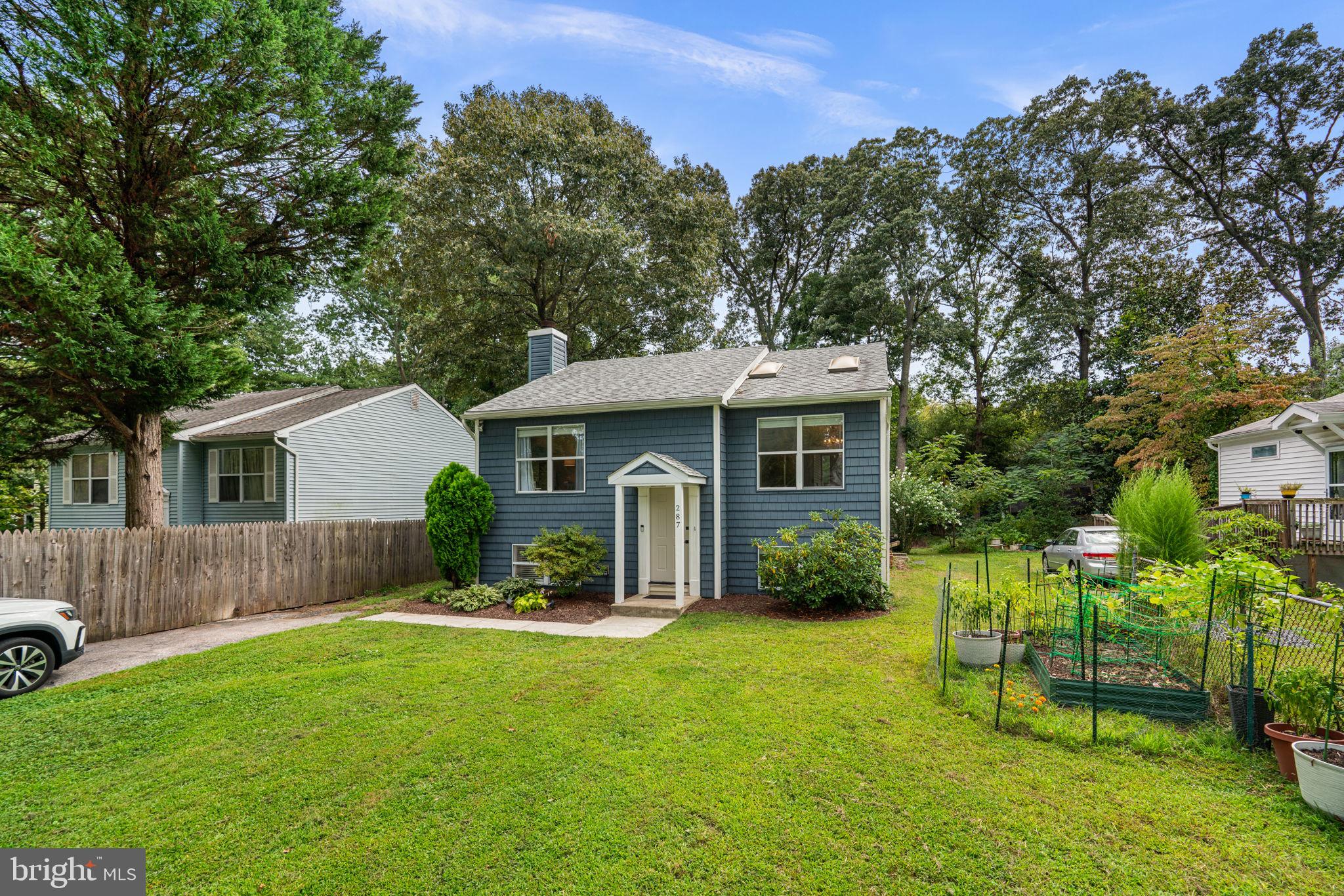 287 NORTH DRIVE