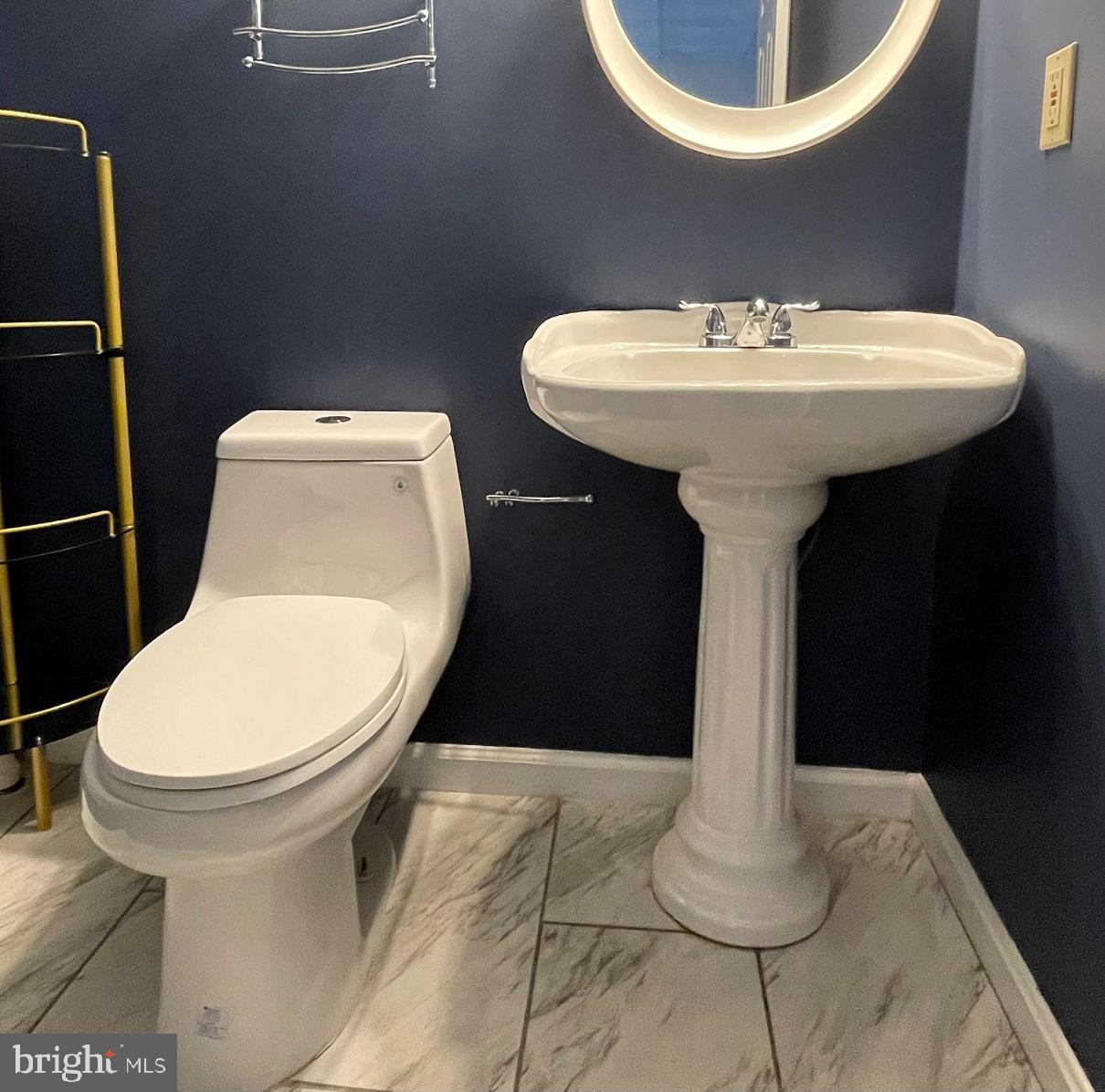 BAYVIEW ESTATES - Residential Lease