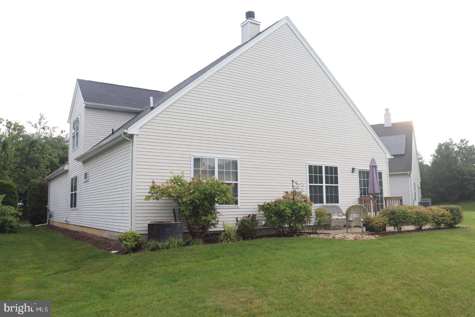 10 MISTFLOWER LANE