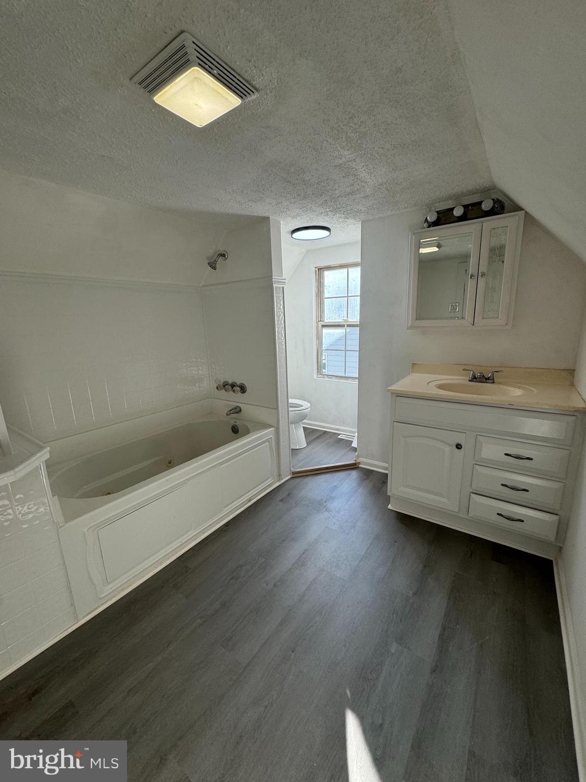 LOVETTS - Residential