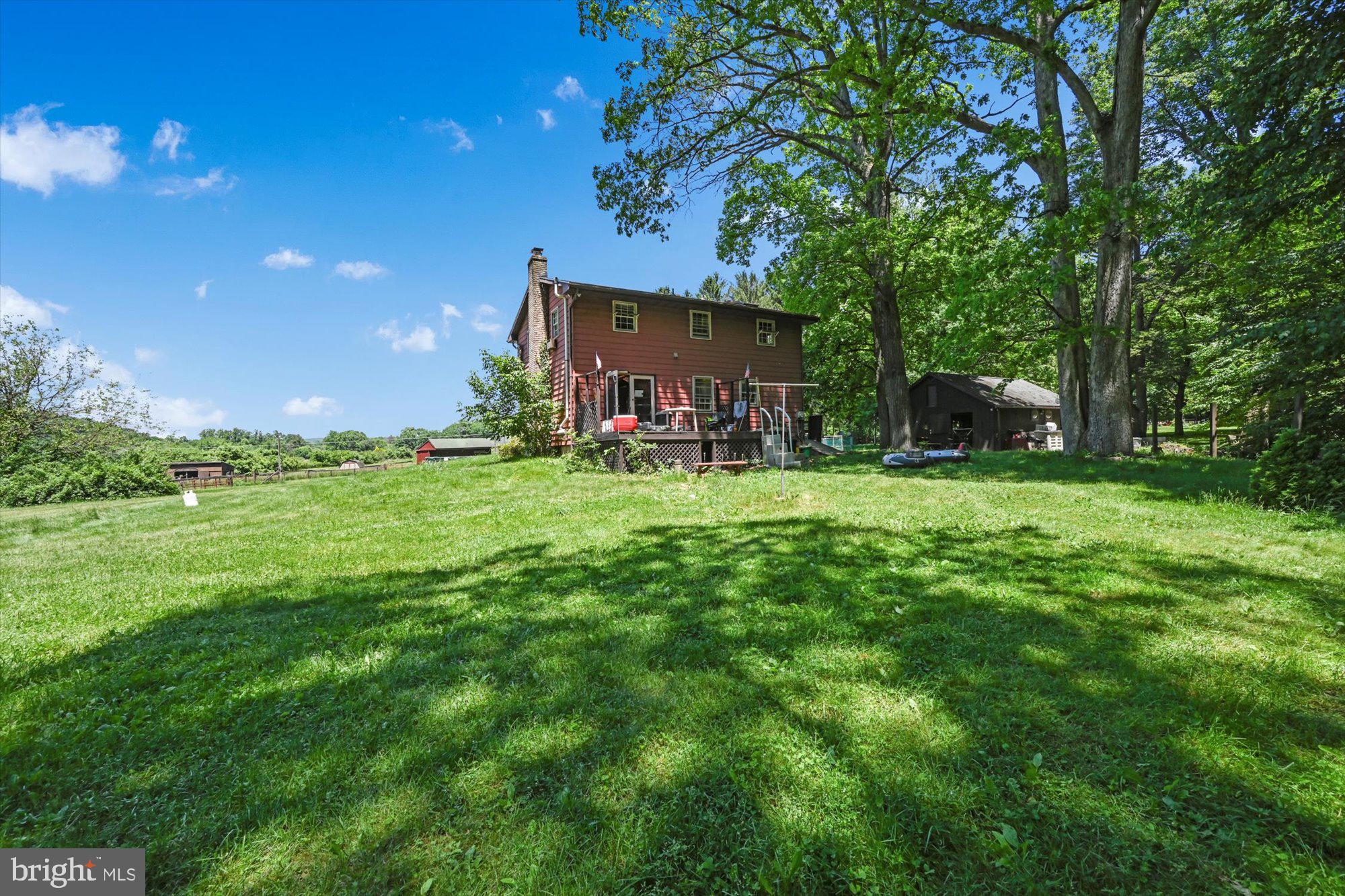 HAWK MOUNTAIN - Residential