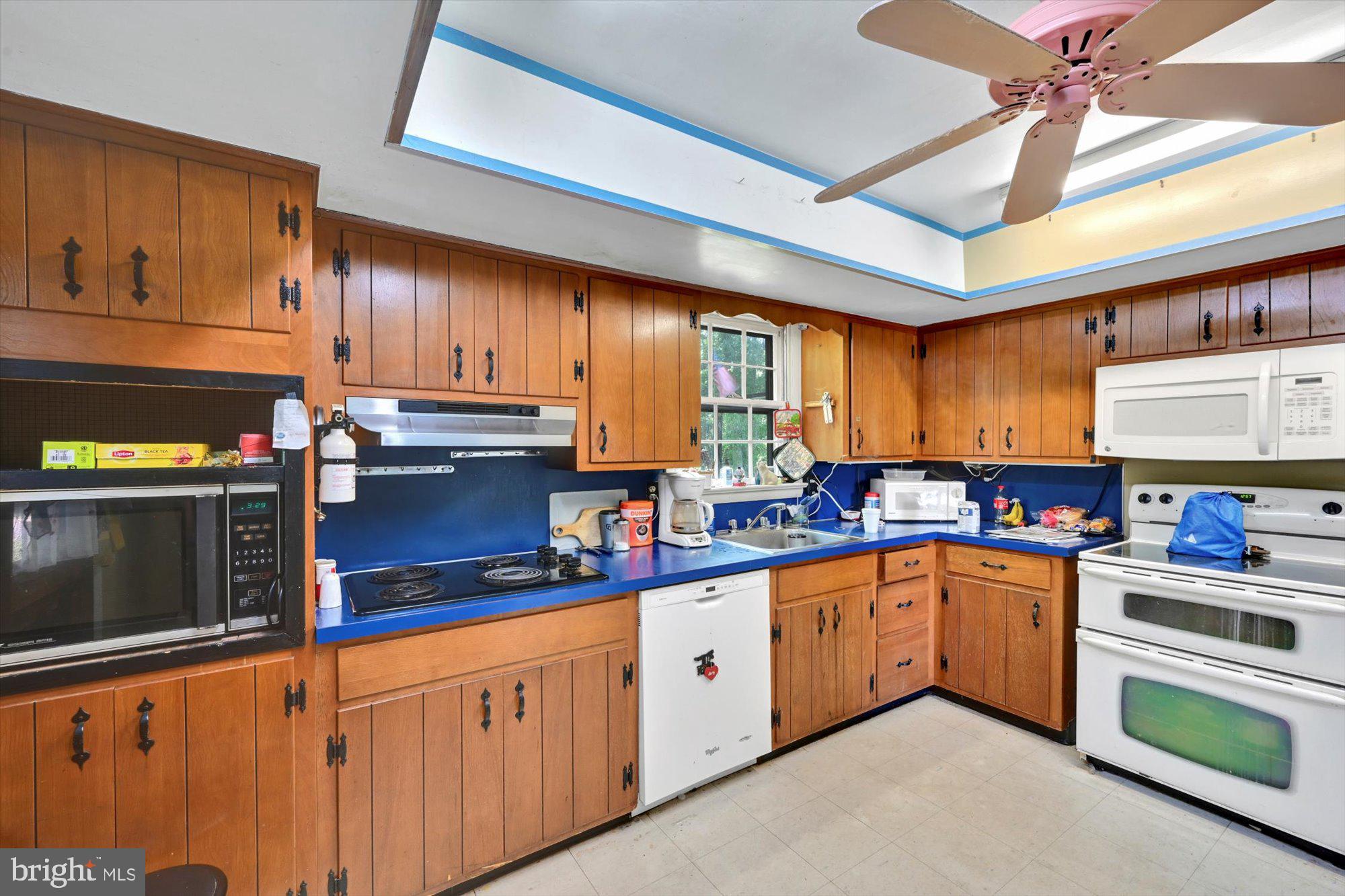 HAWK MOUNTAIN - Residential
