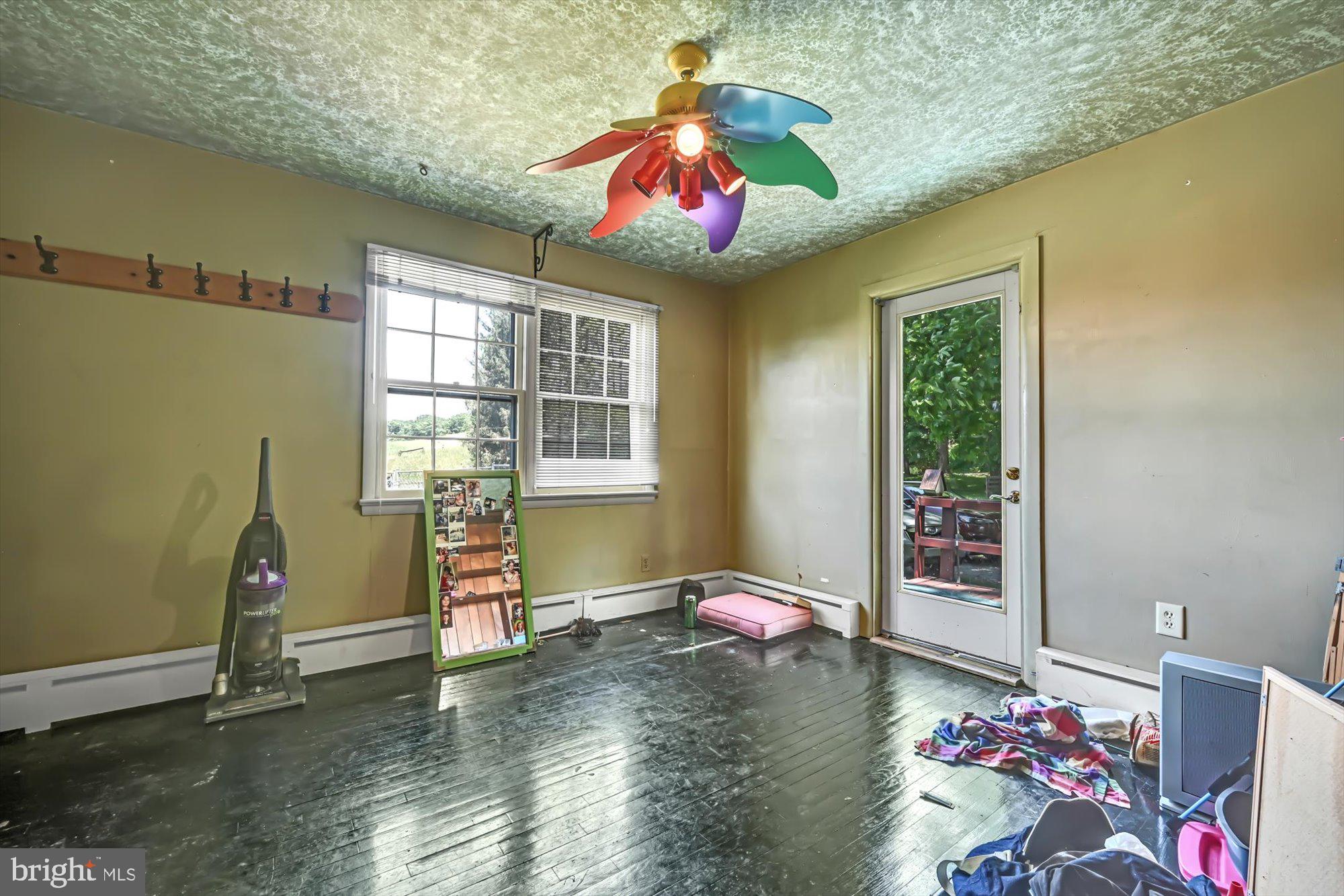 HAWK MOUNTAIN - Residential