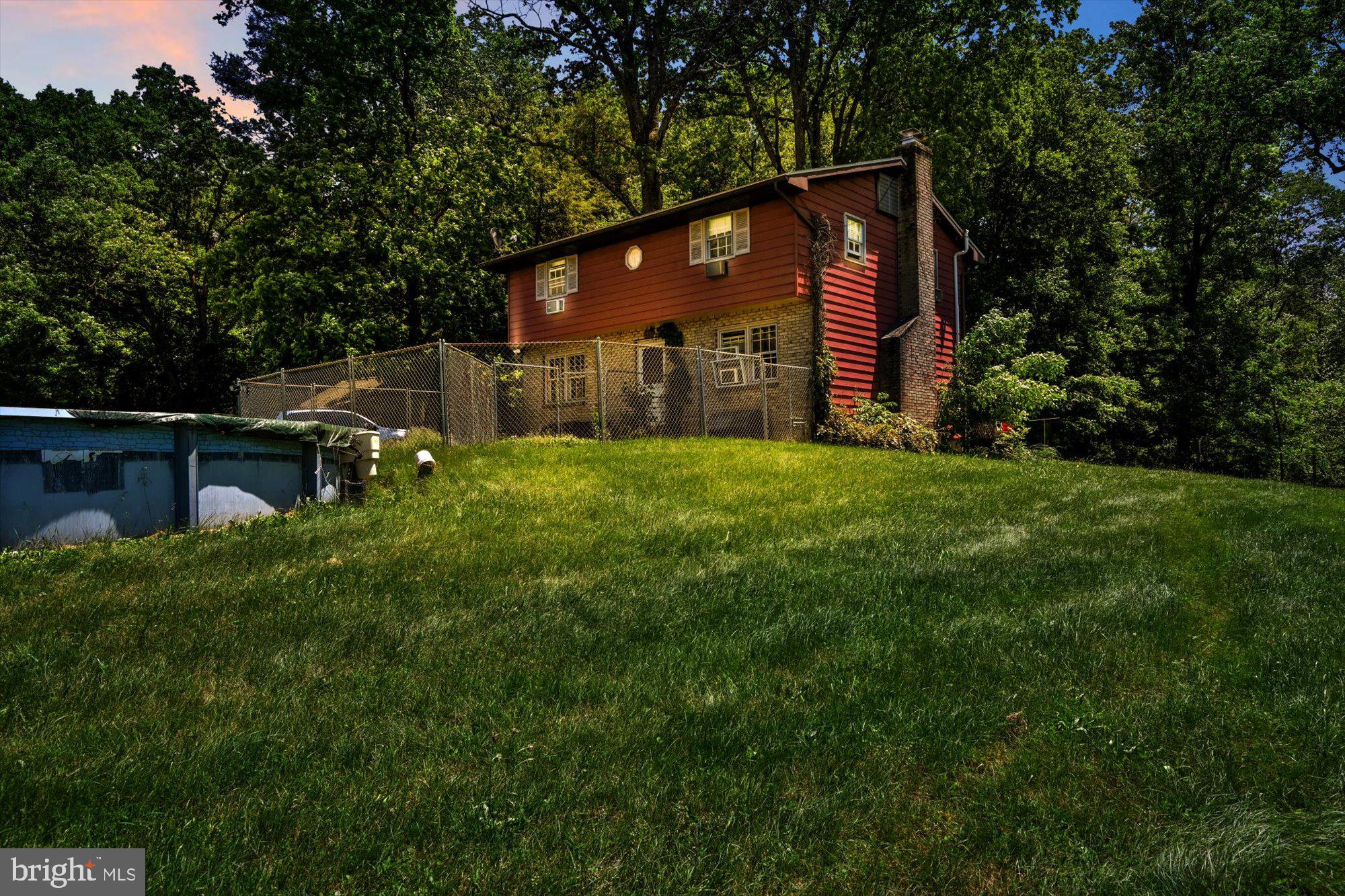 HAWK MOUNTAIN - Residential