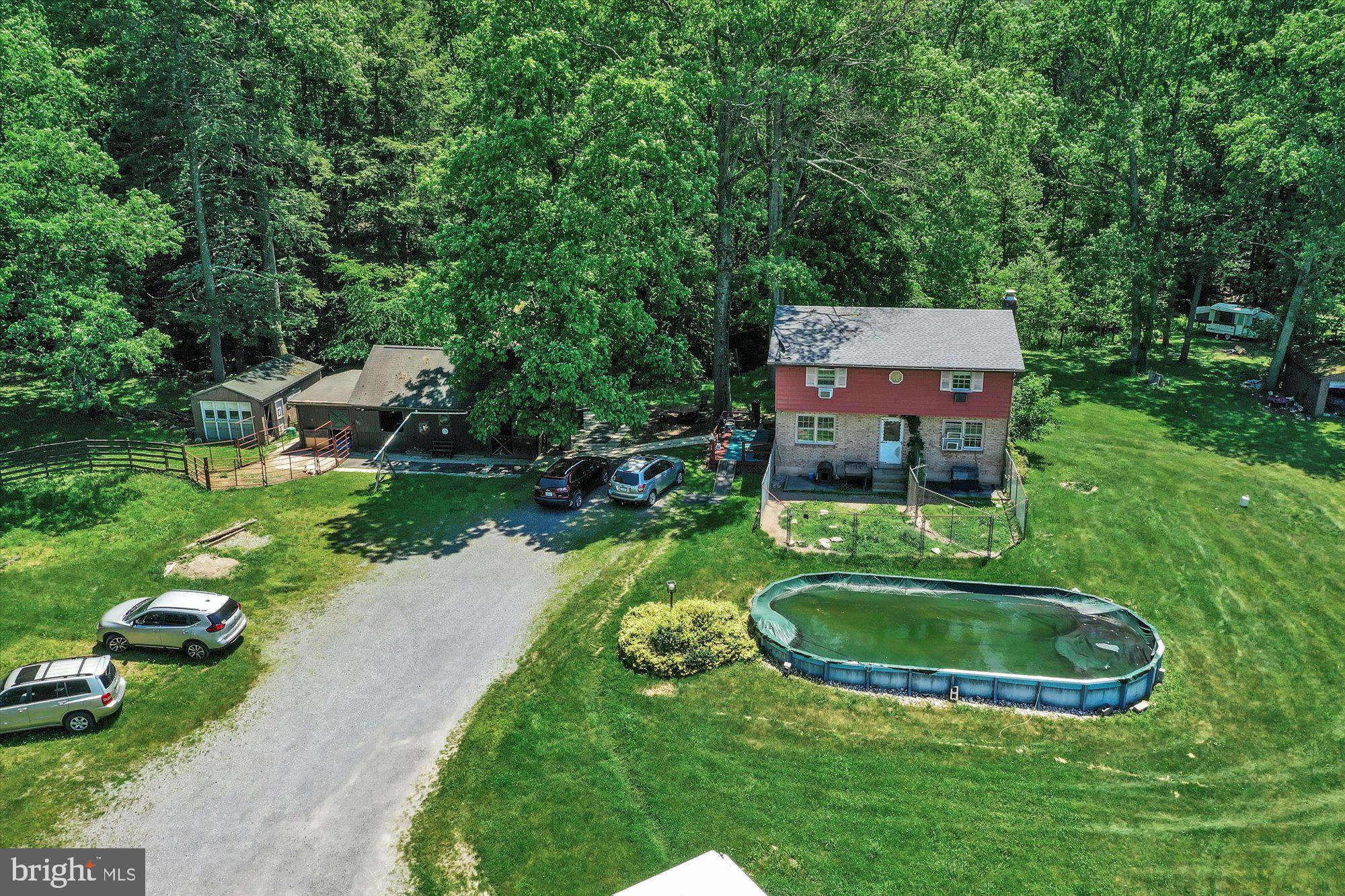 HAWK MOUNTAIN - Residential