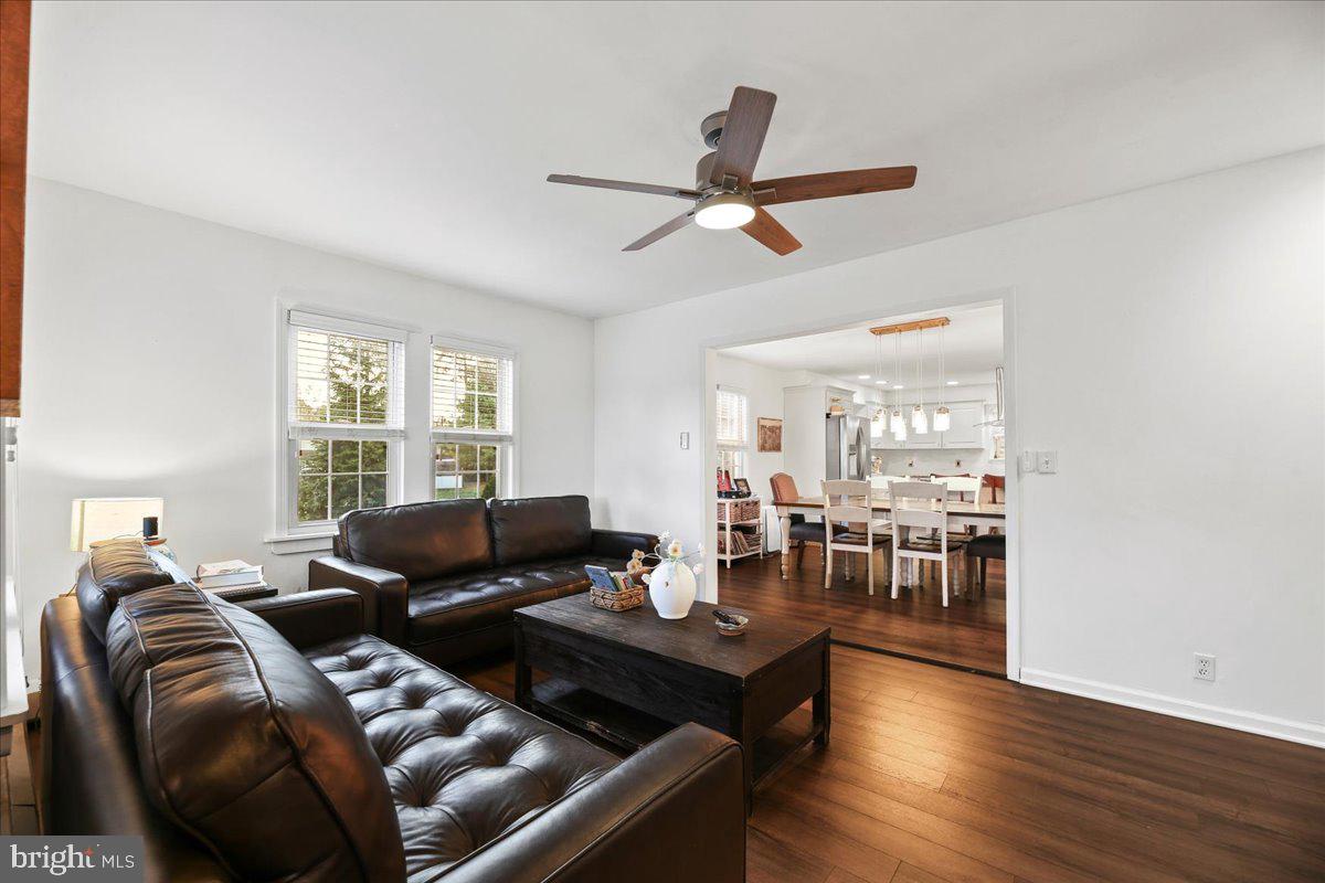 335 S WHITE HORSE PIKE