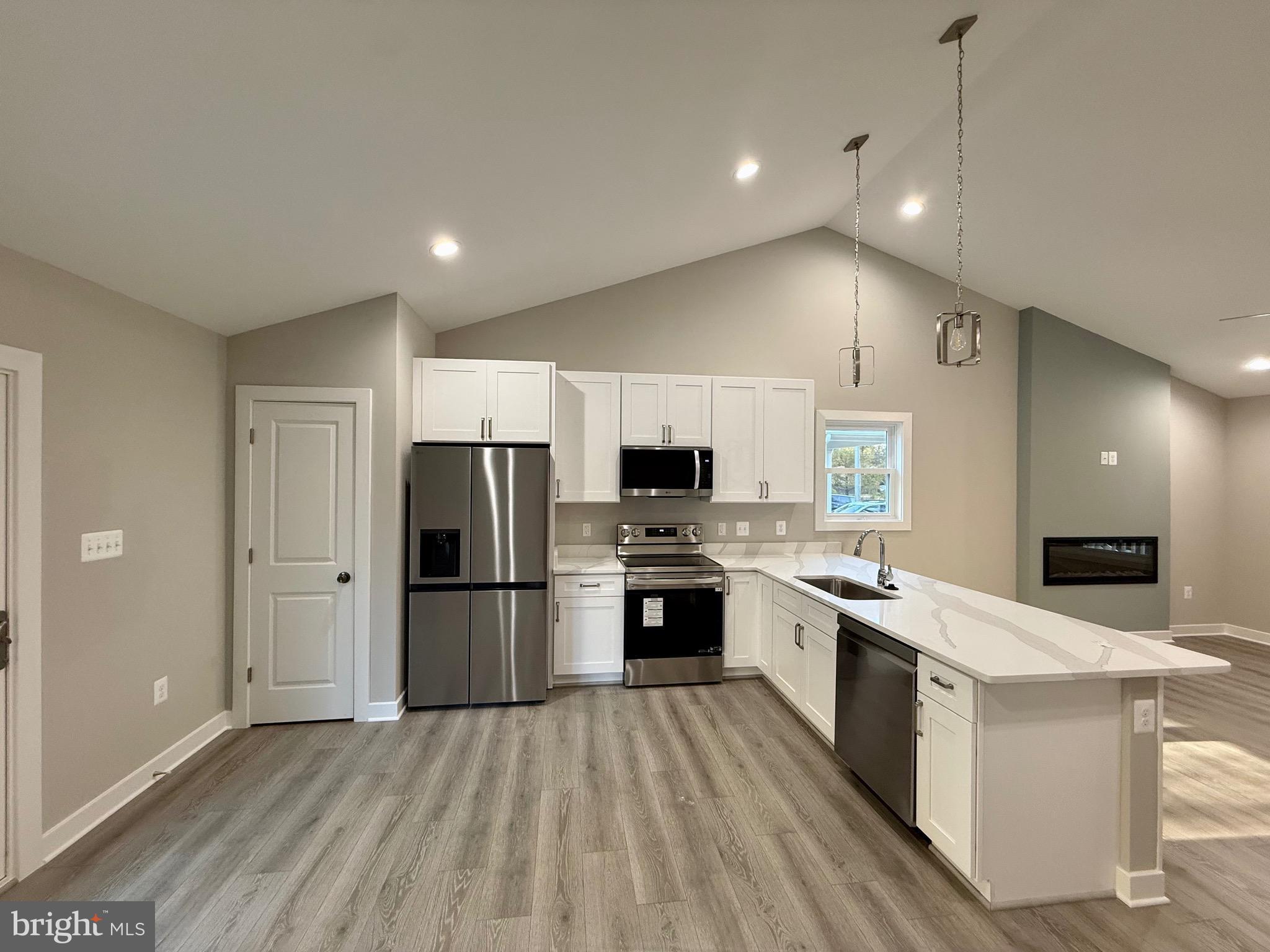 GLEBE HARBOR - Residential