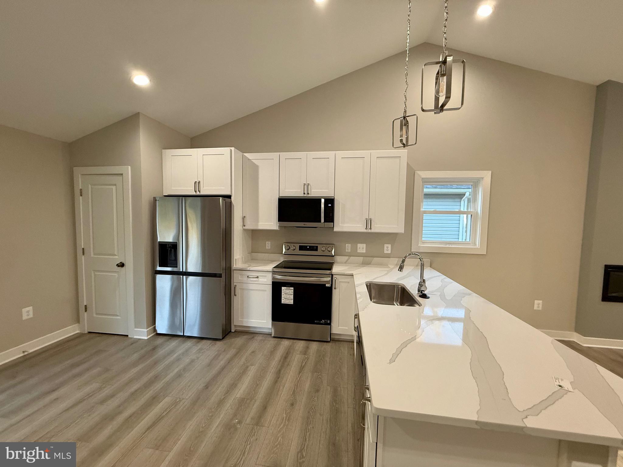 GLEBE HARBOR - Residential