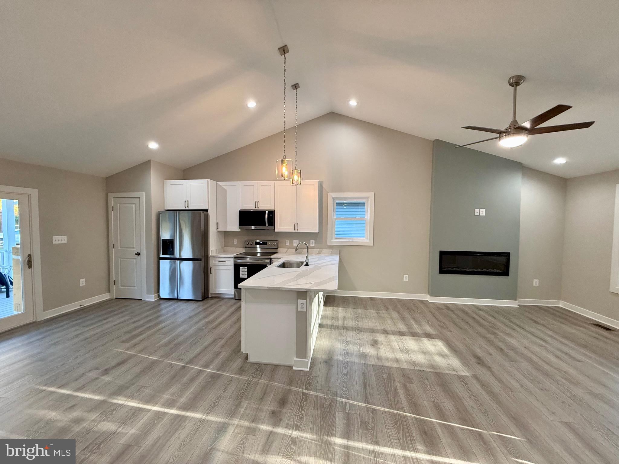 GLEBE HARBOR - Residential