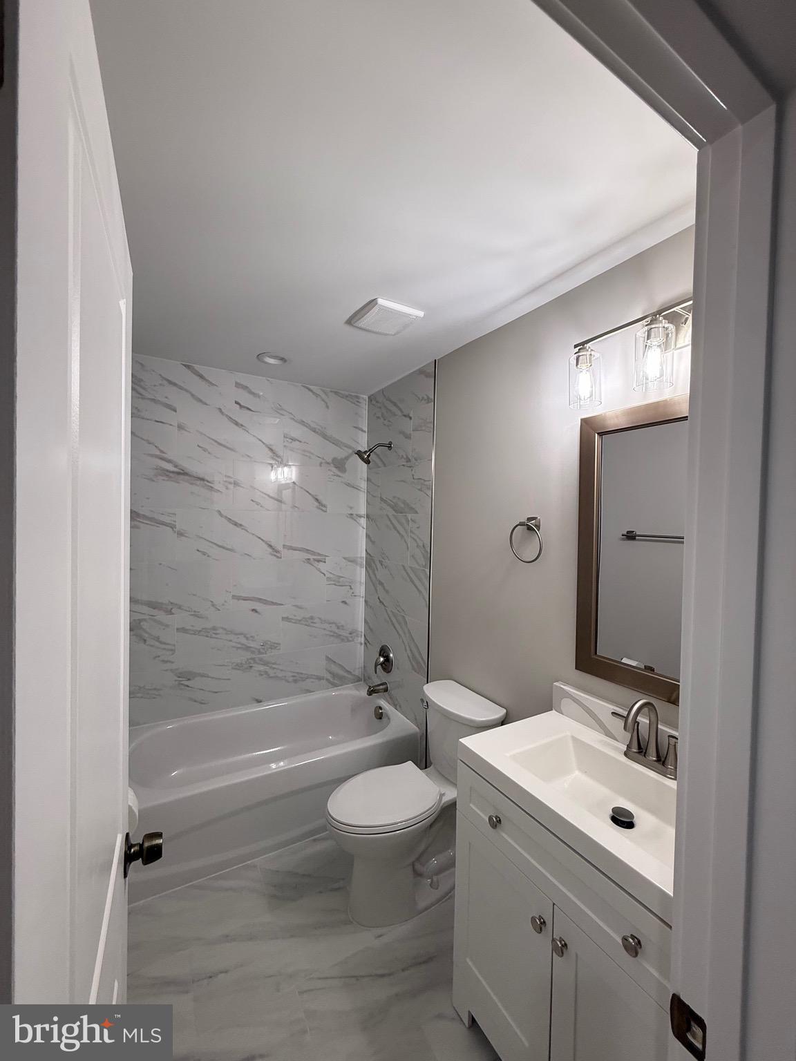 GLEBE HARBOR - Residential