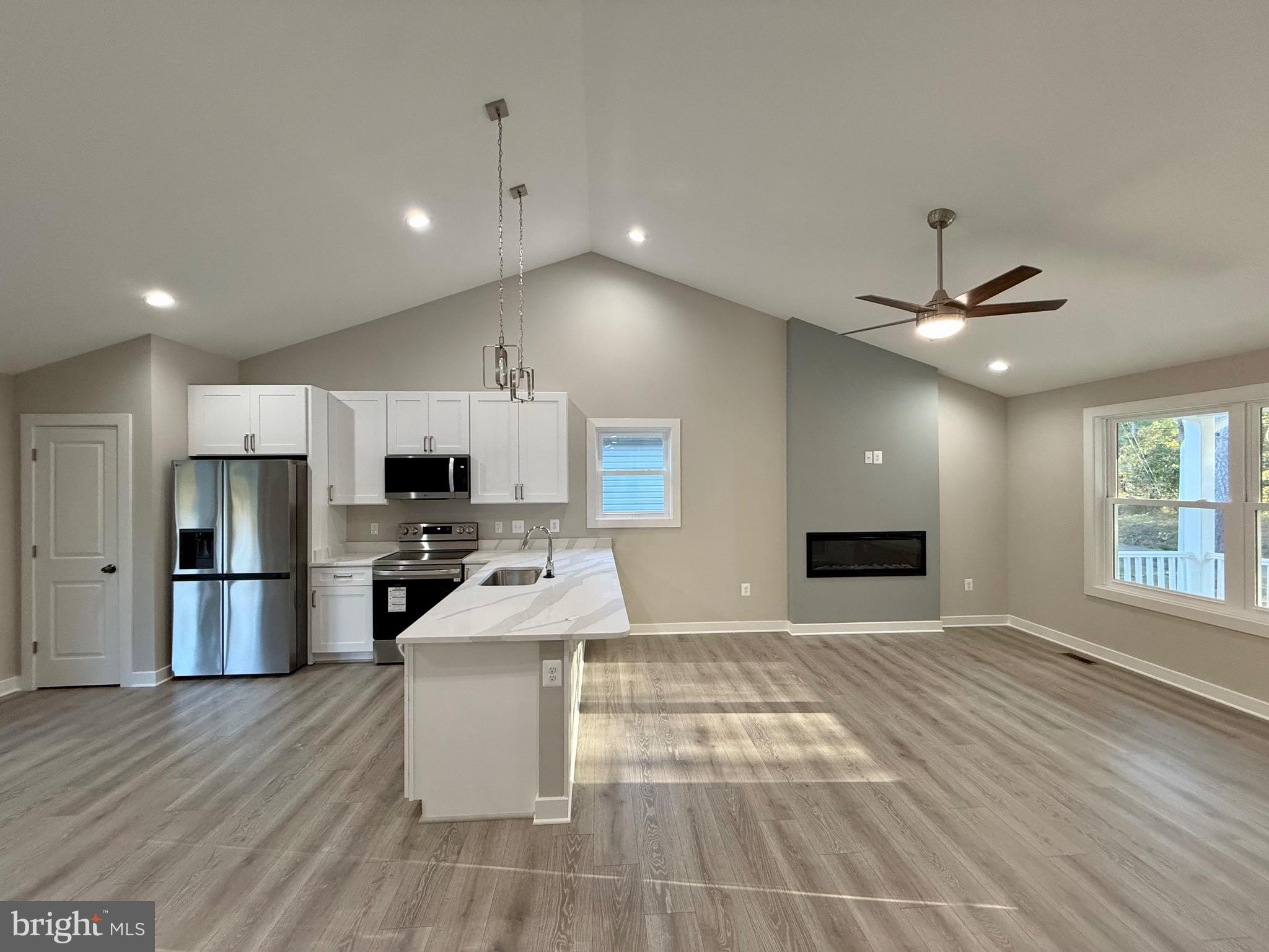 GLEBE HARBOR - Residential