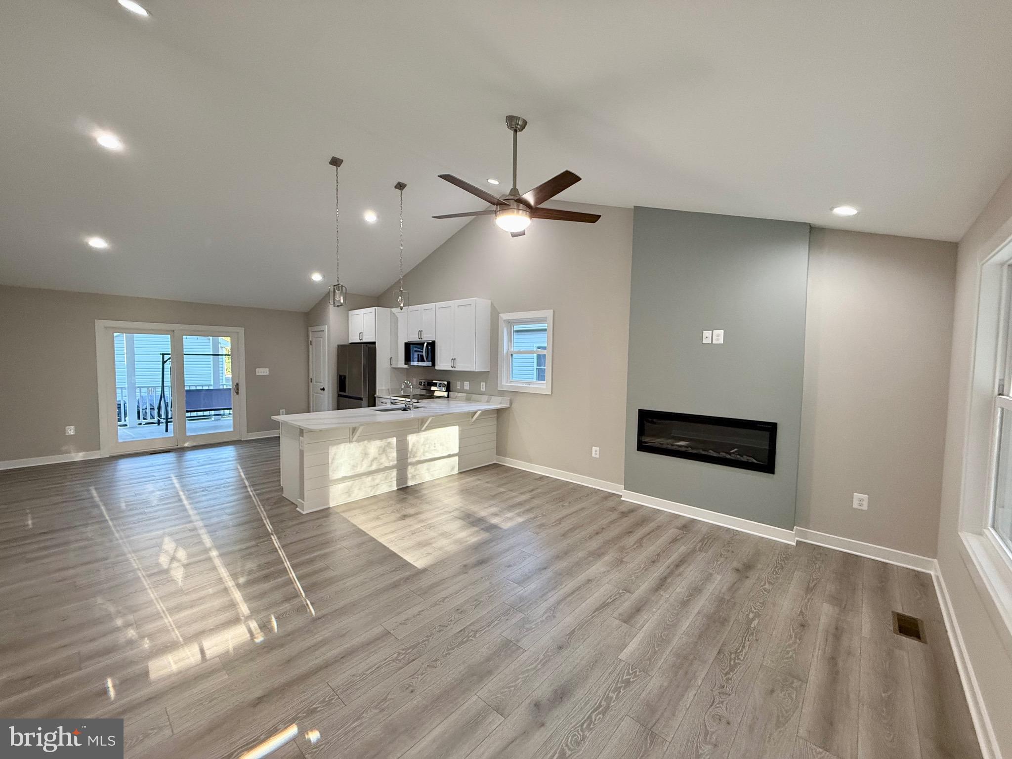 GLEBE HARBOR - Residential