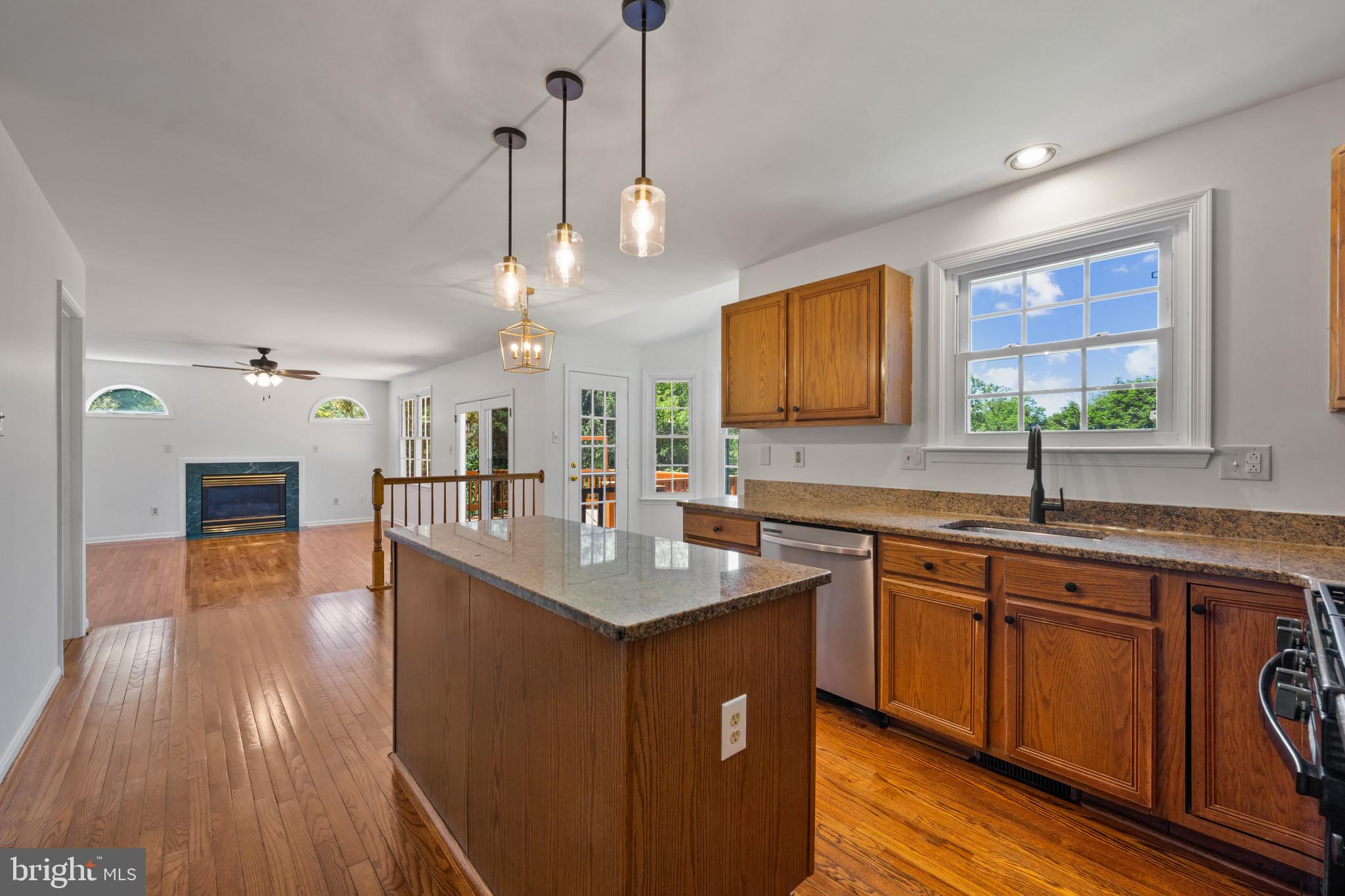 1003 GLENEAGLE COURT
