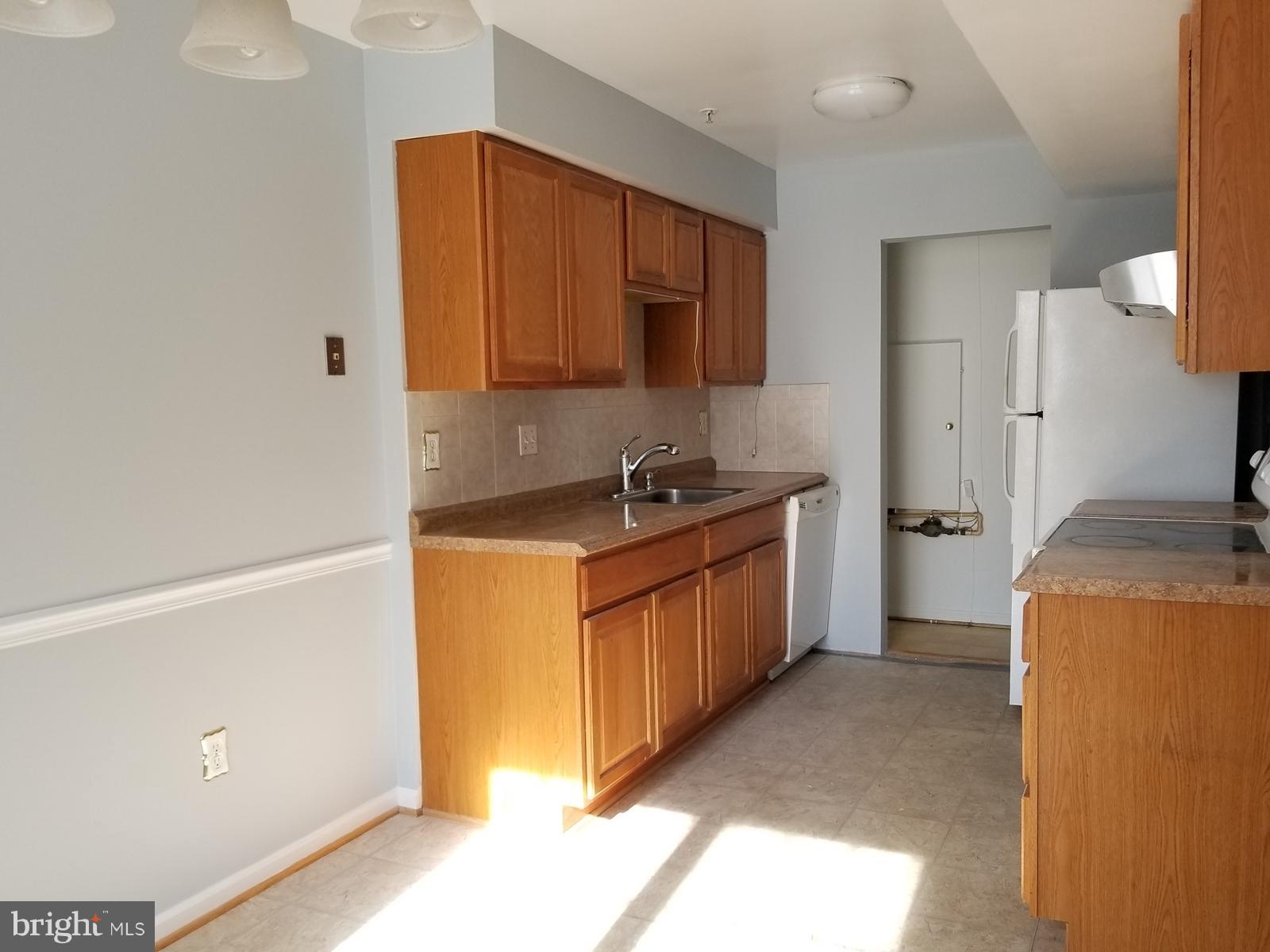 LONGMEAD CROSSING - Residential Lease