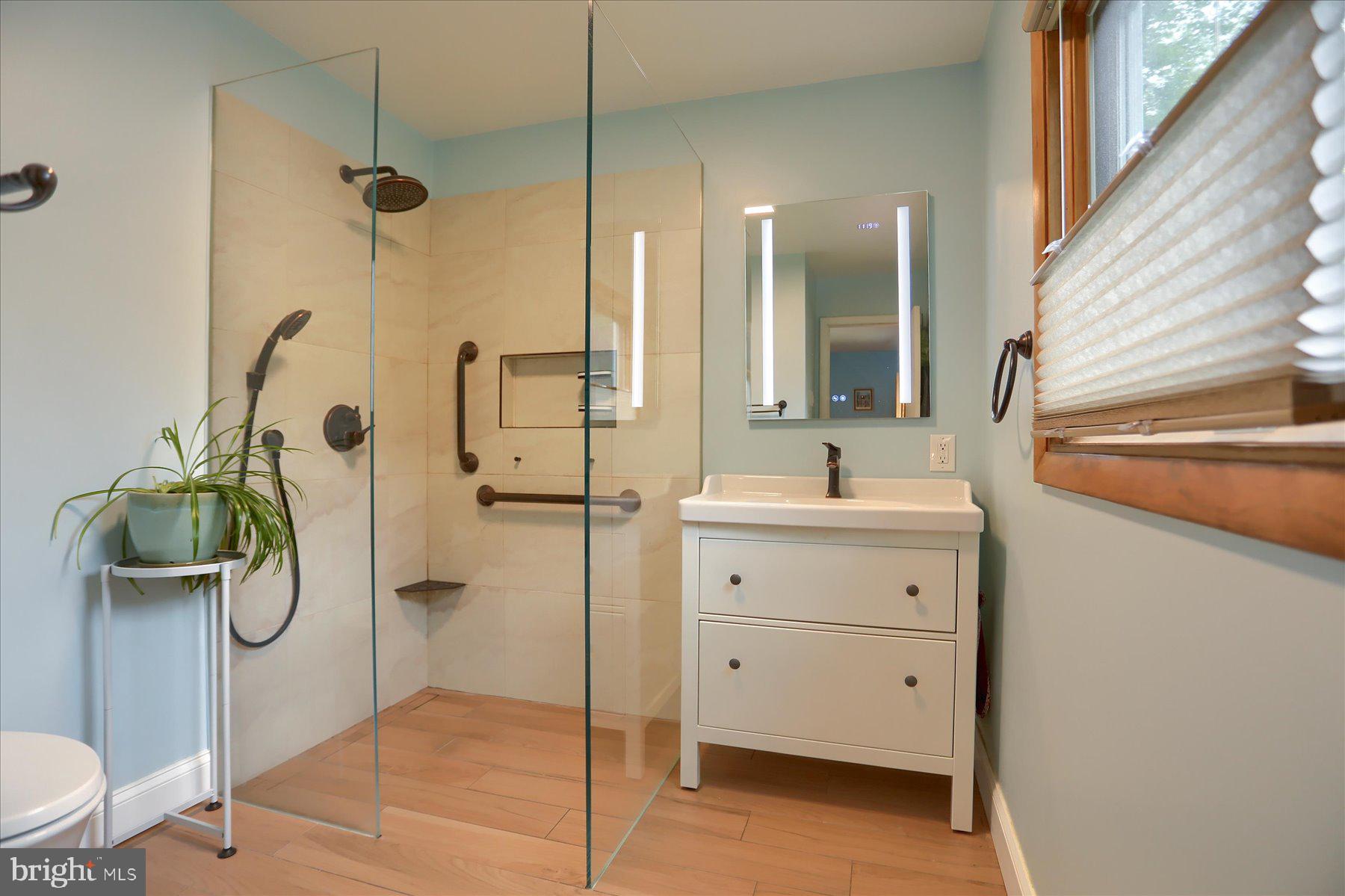 NORTH ROLAND PARK - Residential