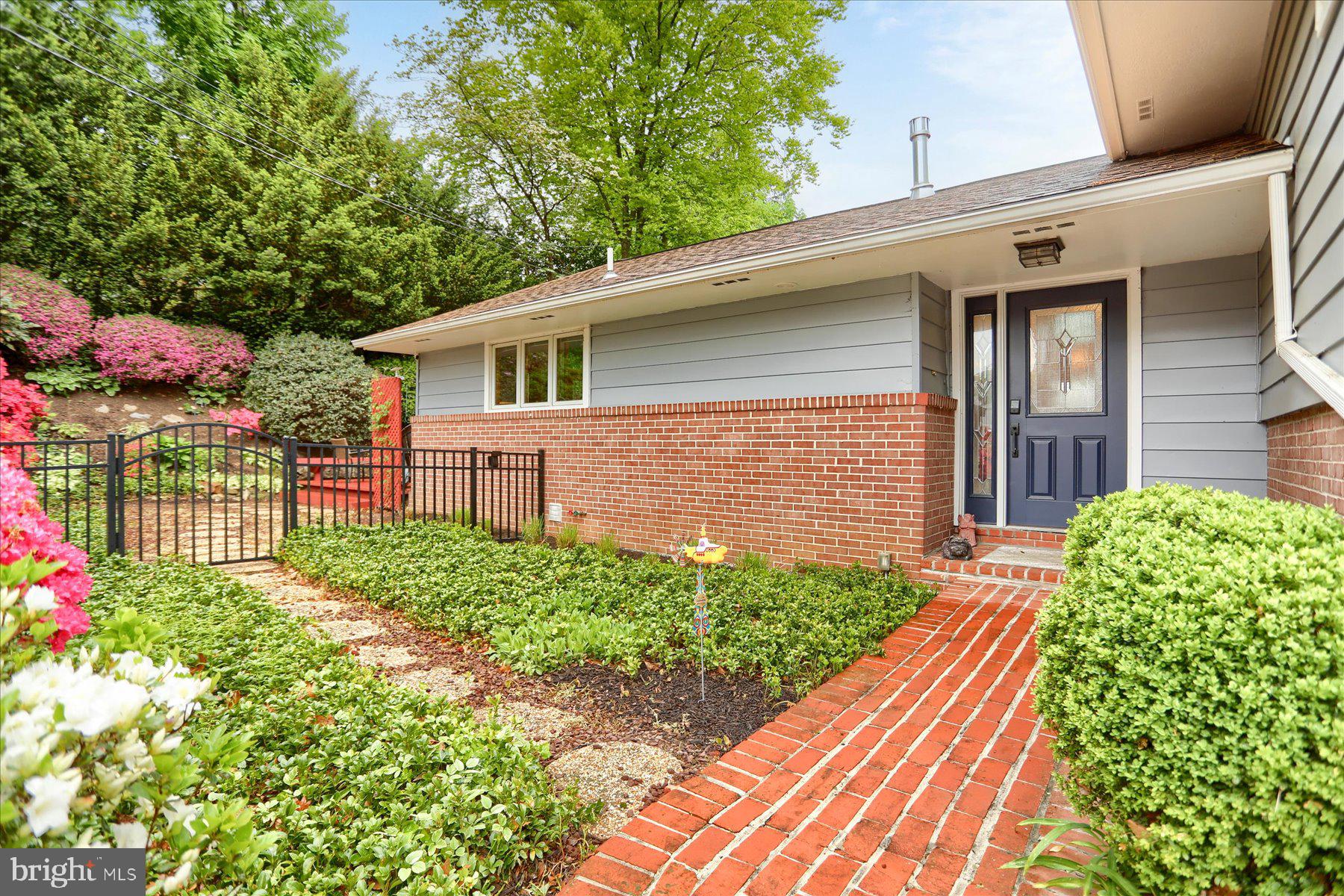 NORTH ROLAND PARK - Residential