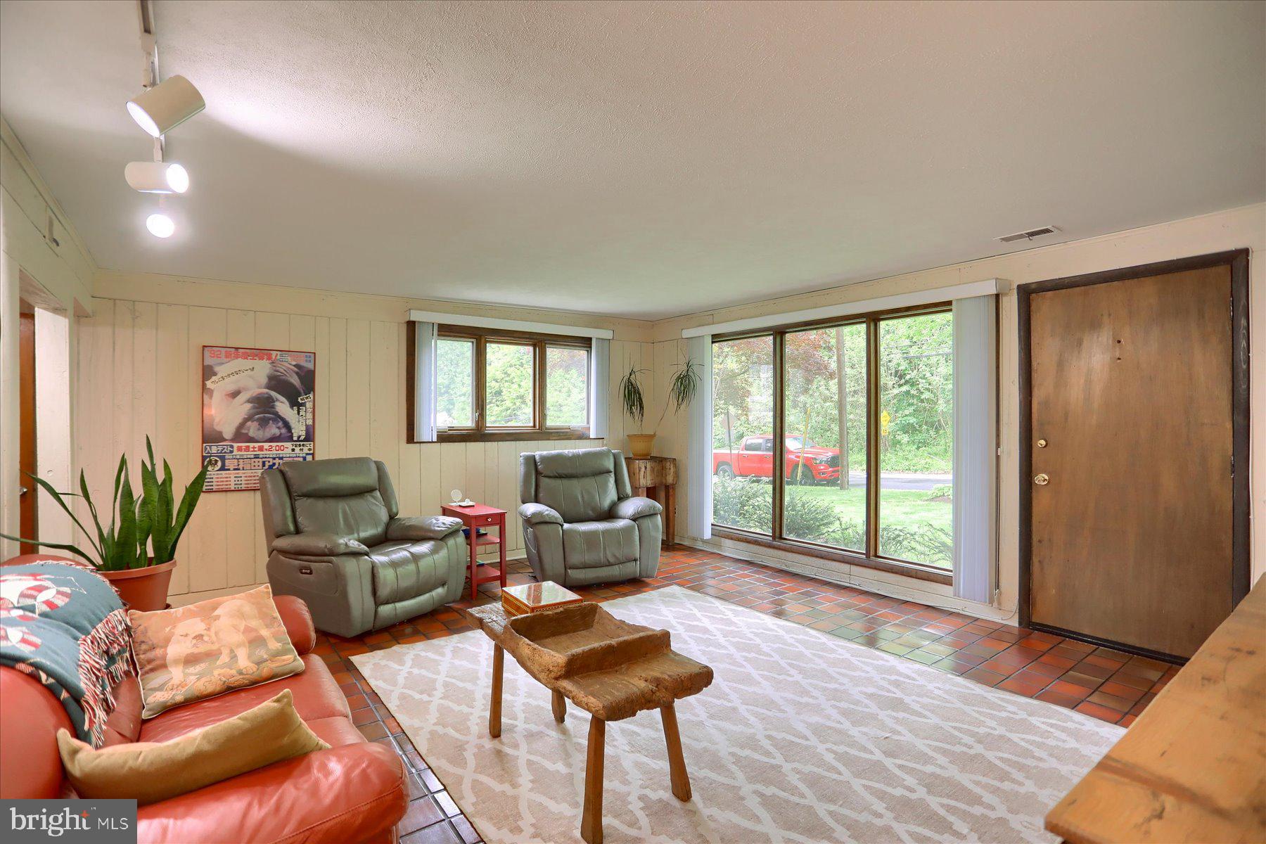 NORTH ROLAND PARK - Residential