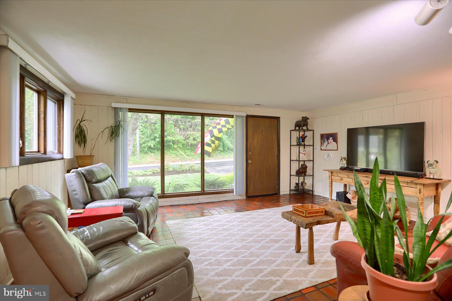 NORTH ROLAND PARK - Residential