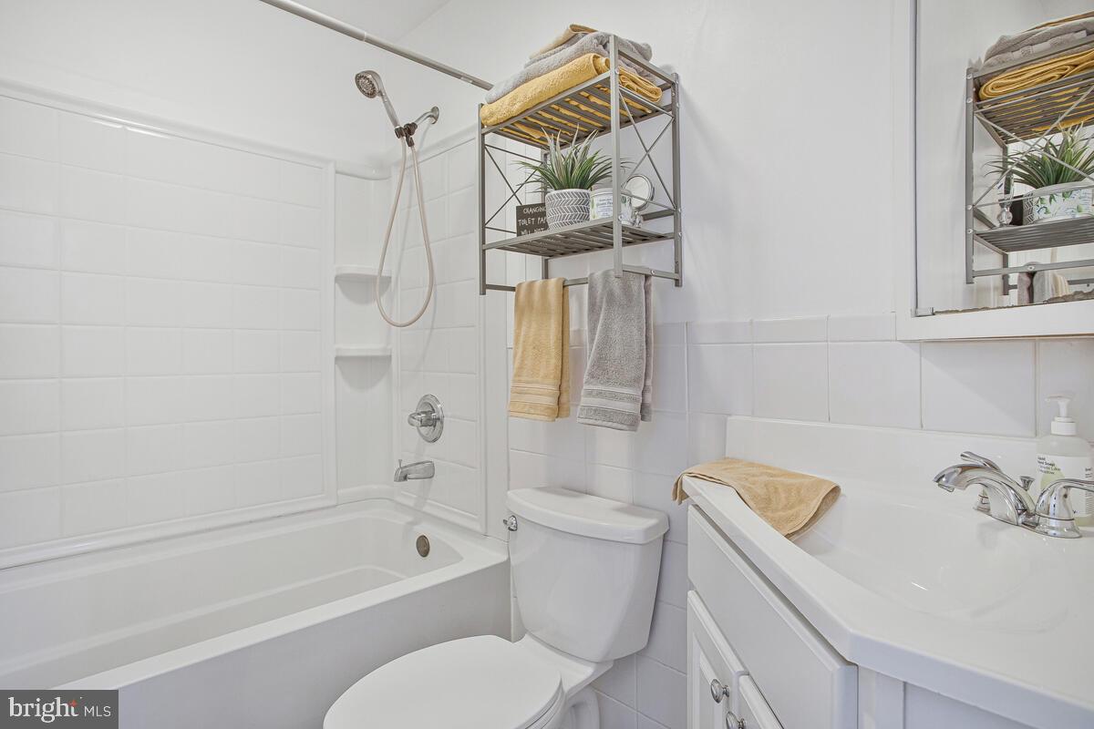 KINGSTON HEIGHTS - Residential