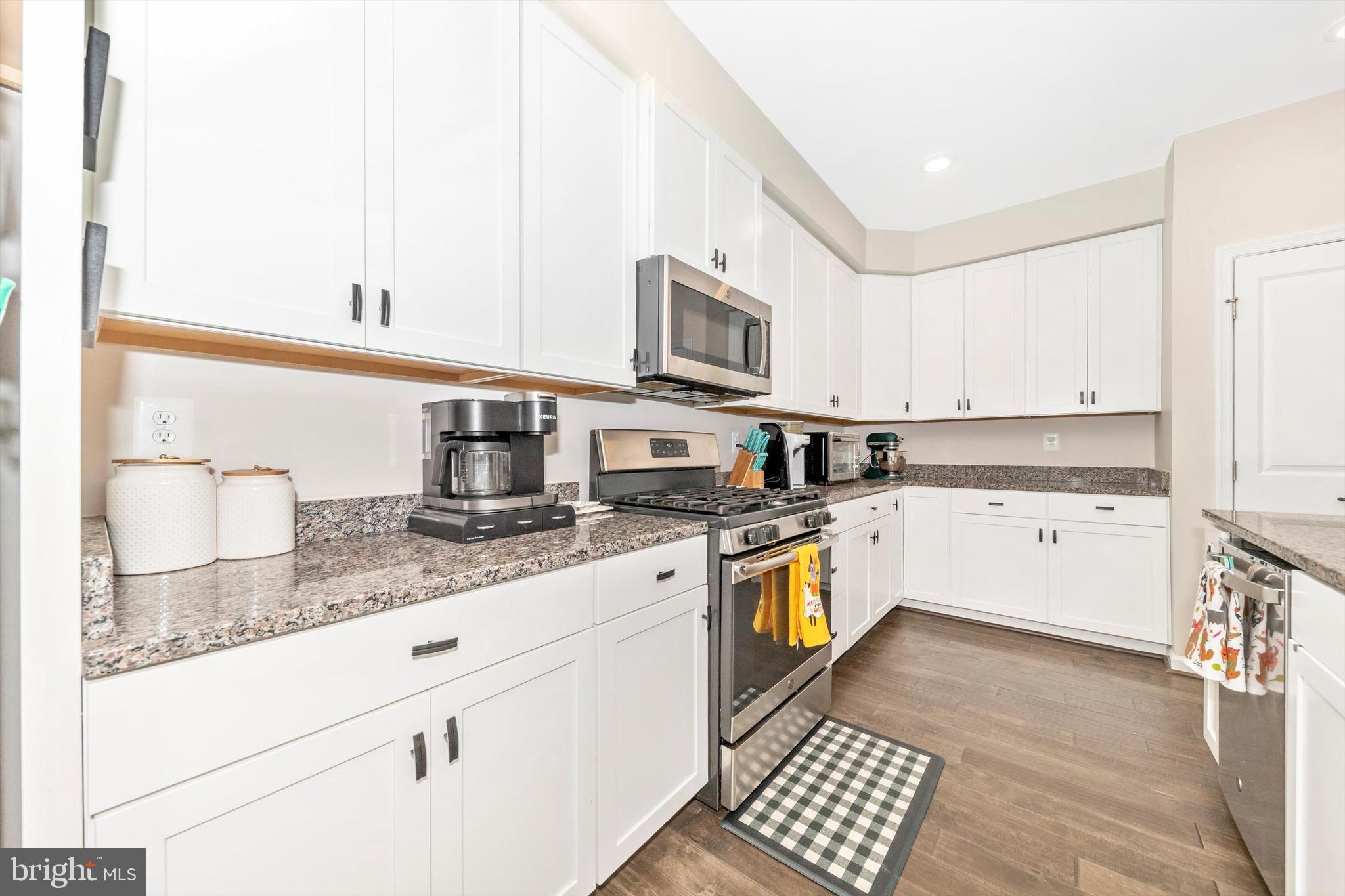 JEFFERSON PLACE - Residential