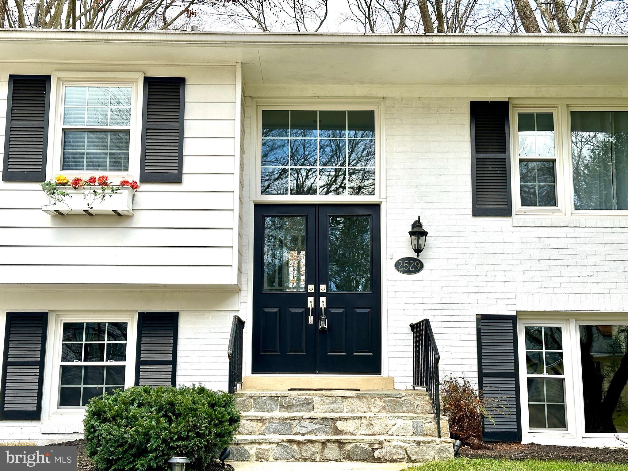 LAKEVALE ESTATES - Residential Lease