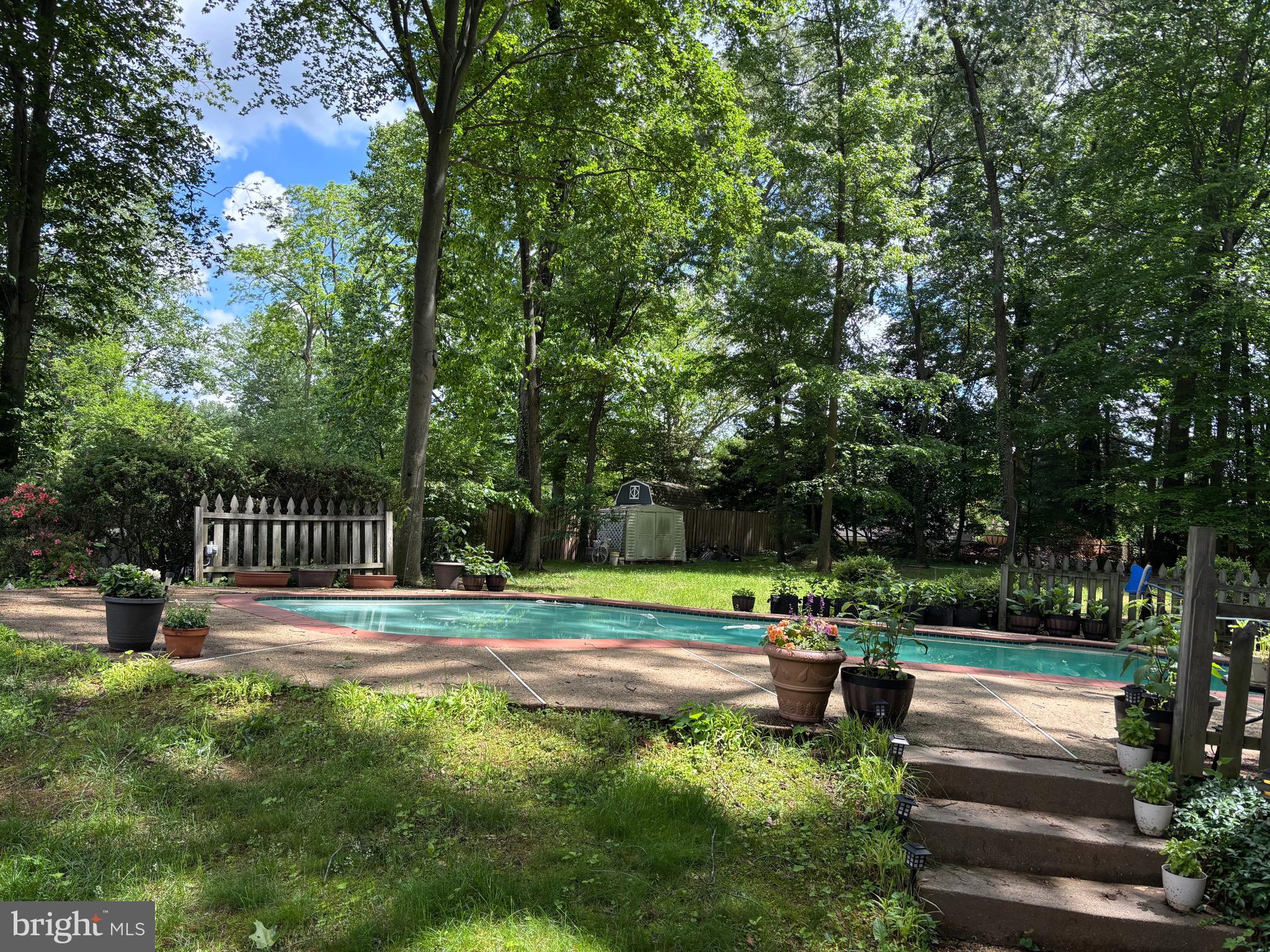 LAKEVALE ESTATES - Residential Lease