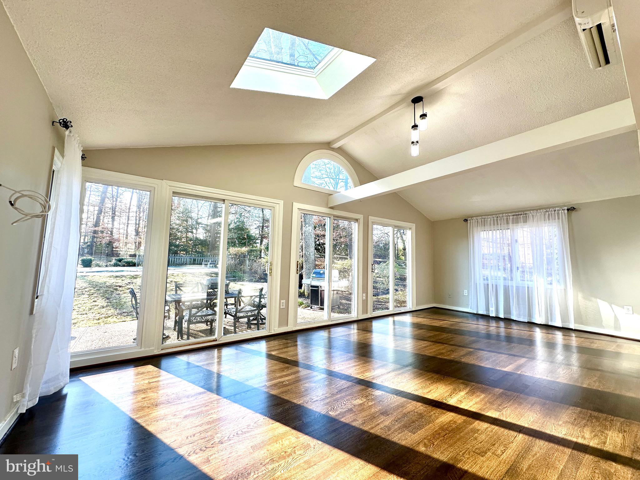 LAKEVALE ESTATES - Residential Lease