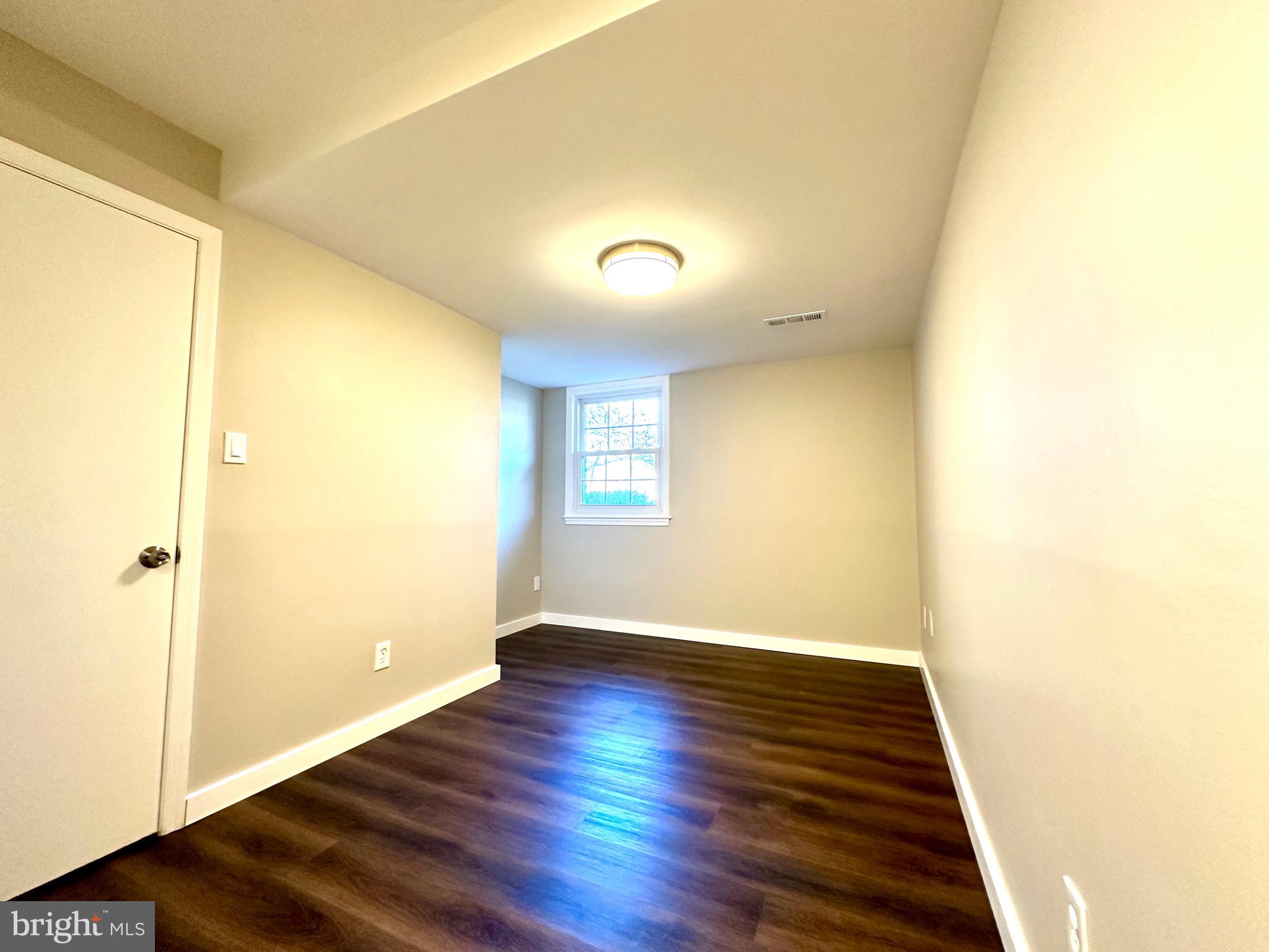 LAKEVALE ESTATES - Residential Lease