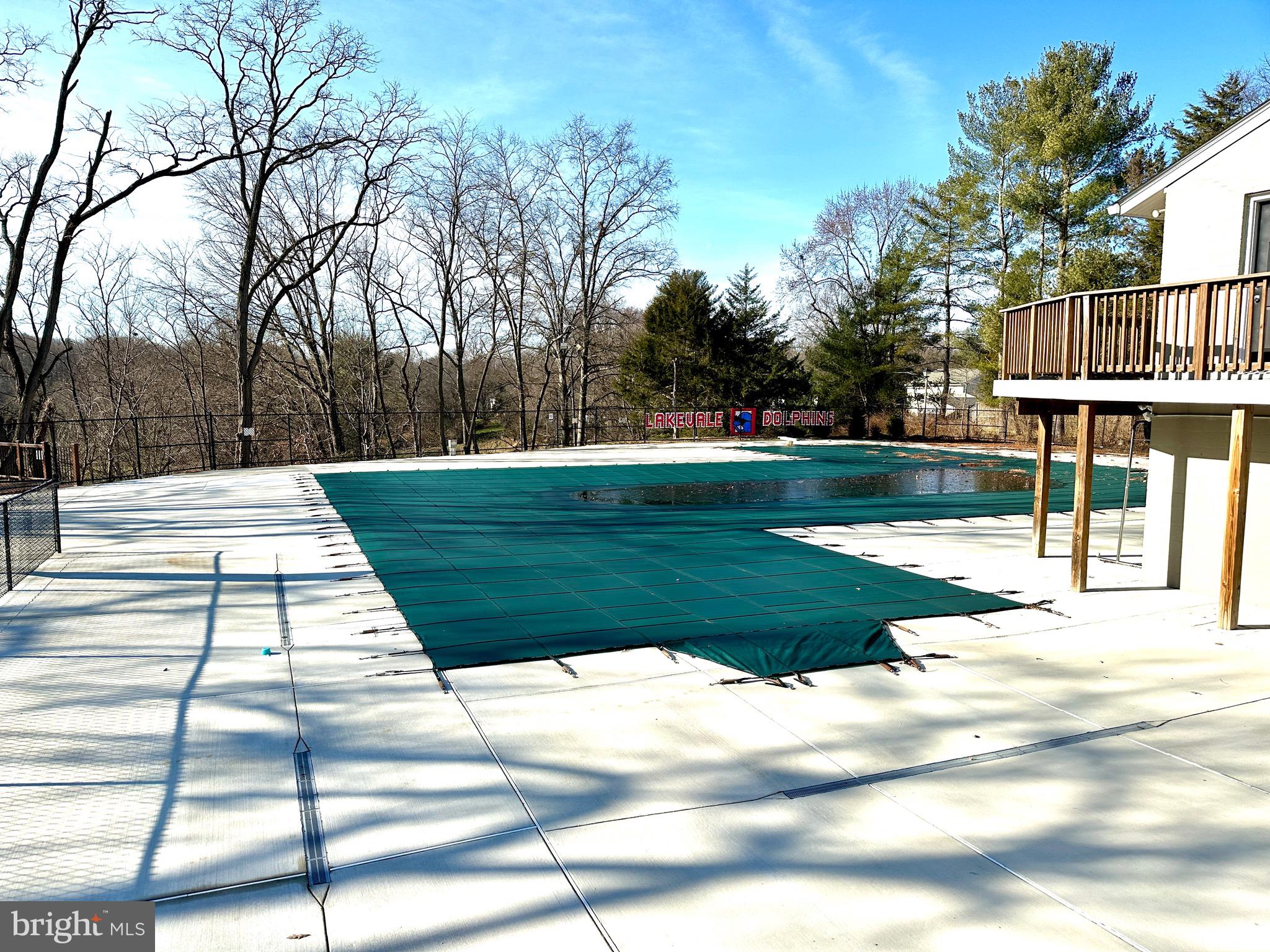 LAKEVALE ESTATES - Residential Lease