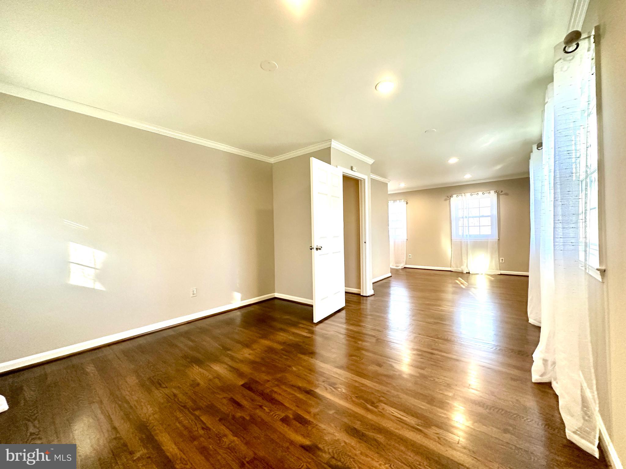 LAKEVALE ESTATES - Residential Lease