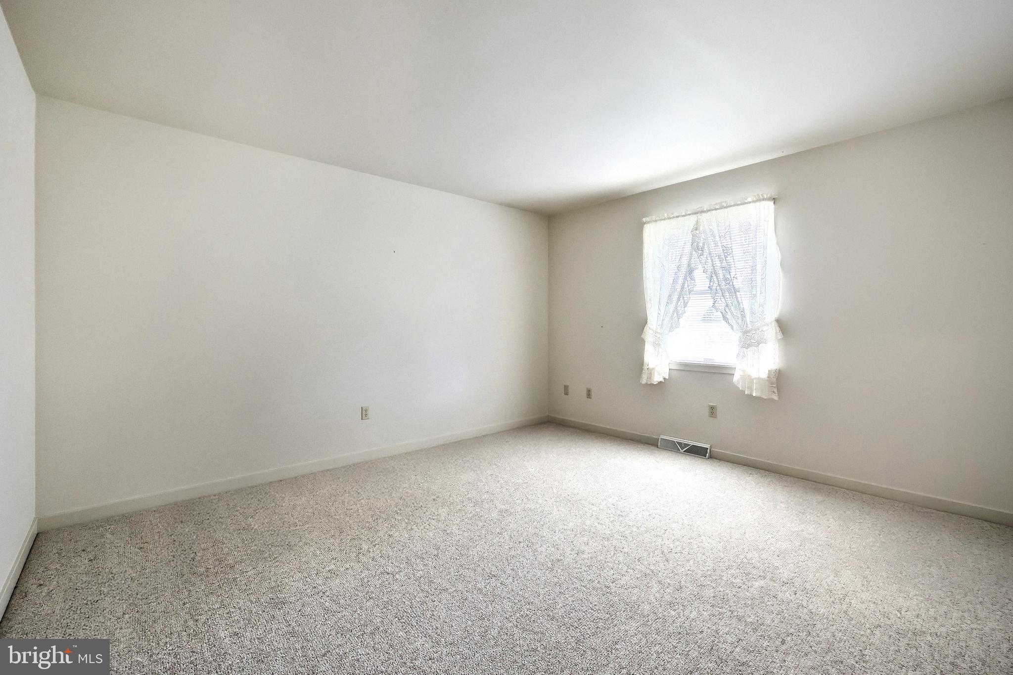 KENDALE HEIGHTS - Residential