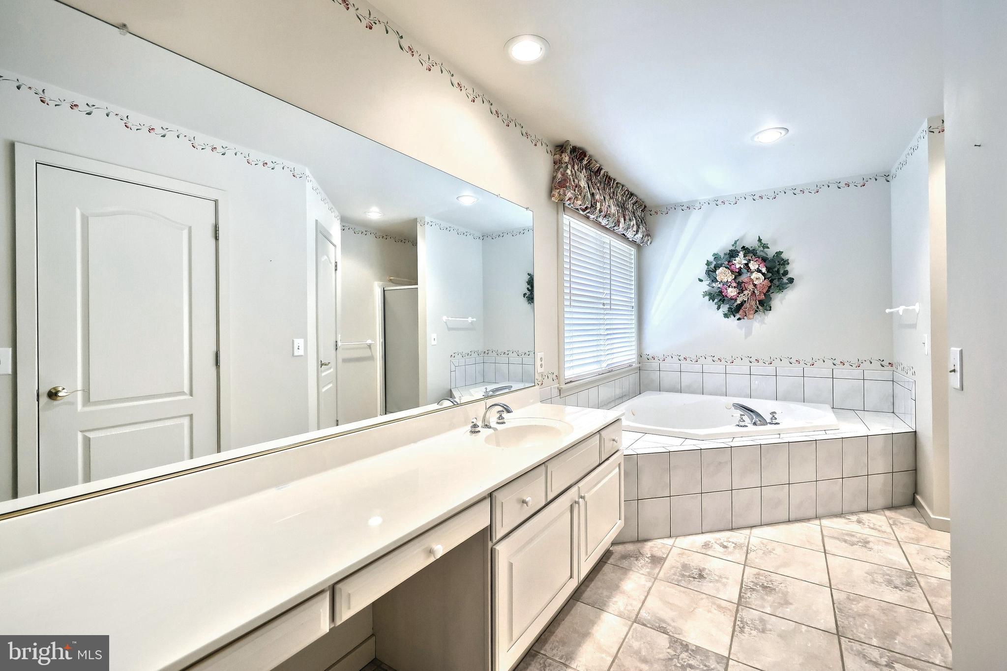 KENDALE HEIGHTS - Residential