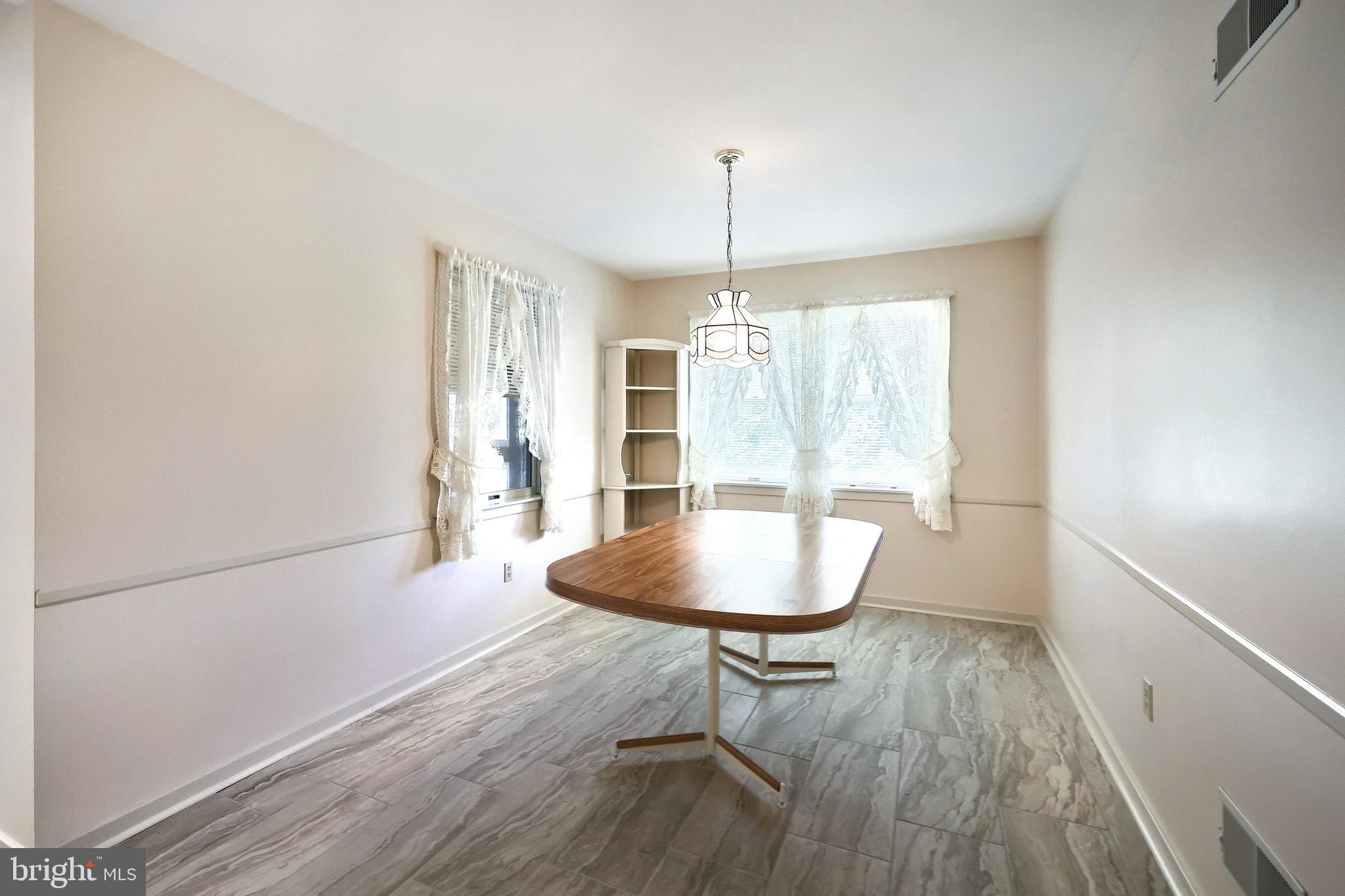 KENDALE HEIGHTS - Residential