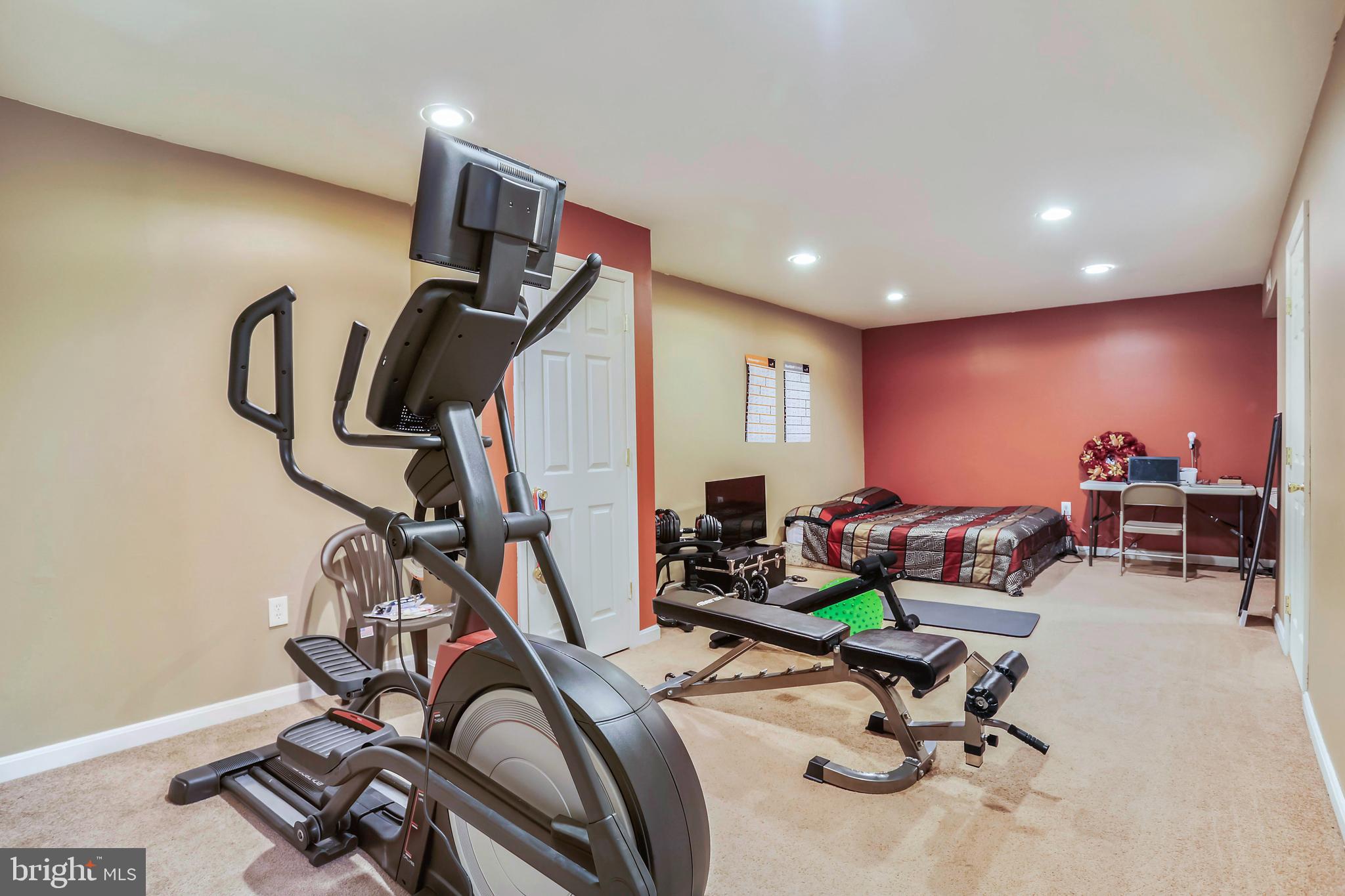 SHEFFIELD/FAIRWAY VILLAGE - Residential