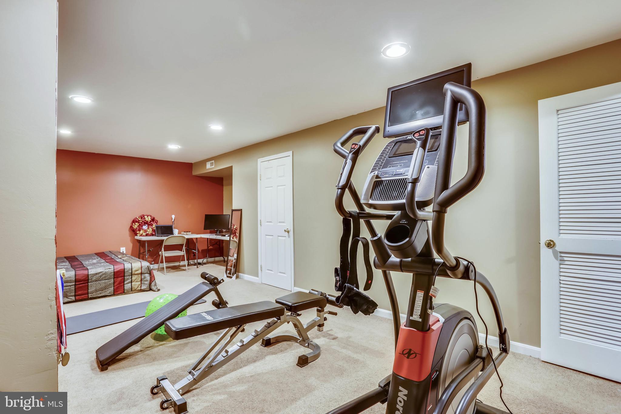 SHEFFIELD/FAIRWAY VILLAGE - Residential