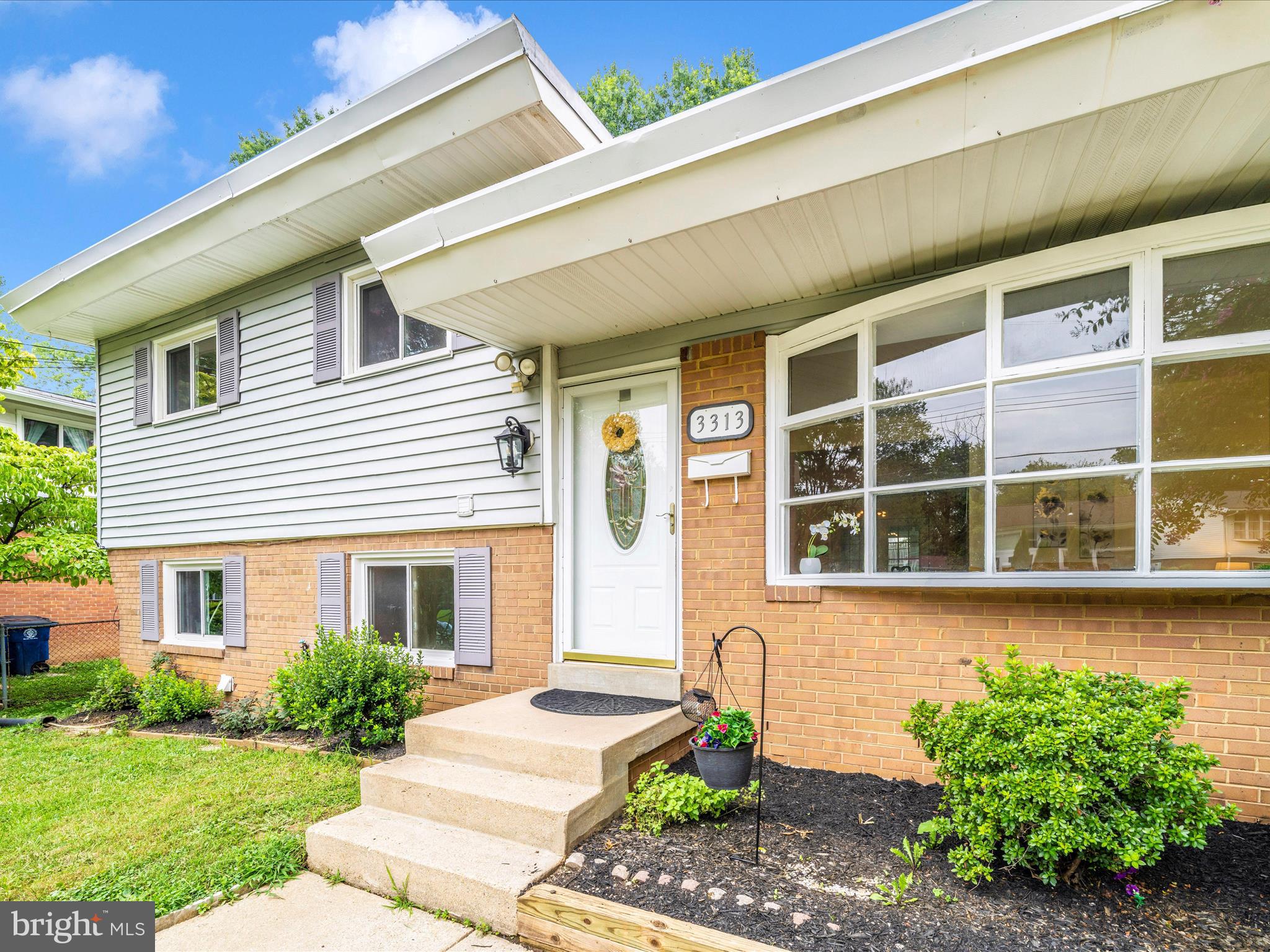 GREENWOOD KNOLLS - Residential Lease