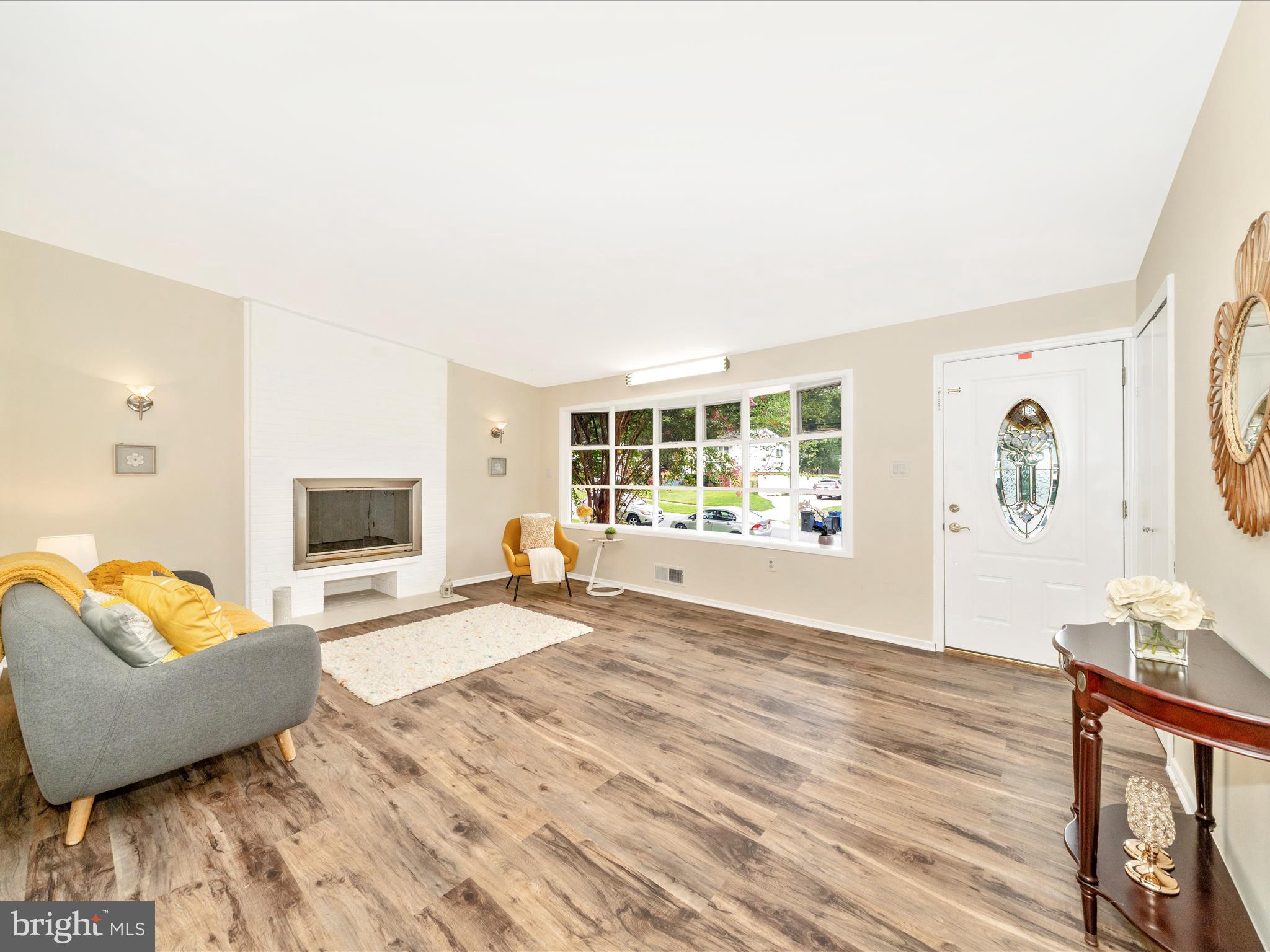 GREENWOOD KNOLLS - Residential Lease