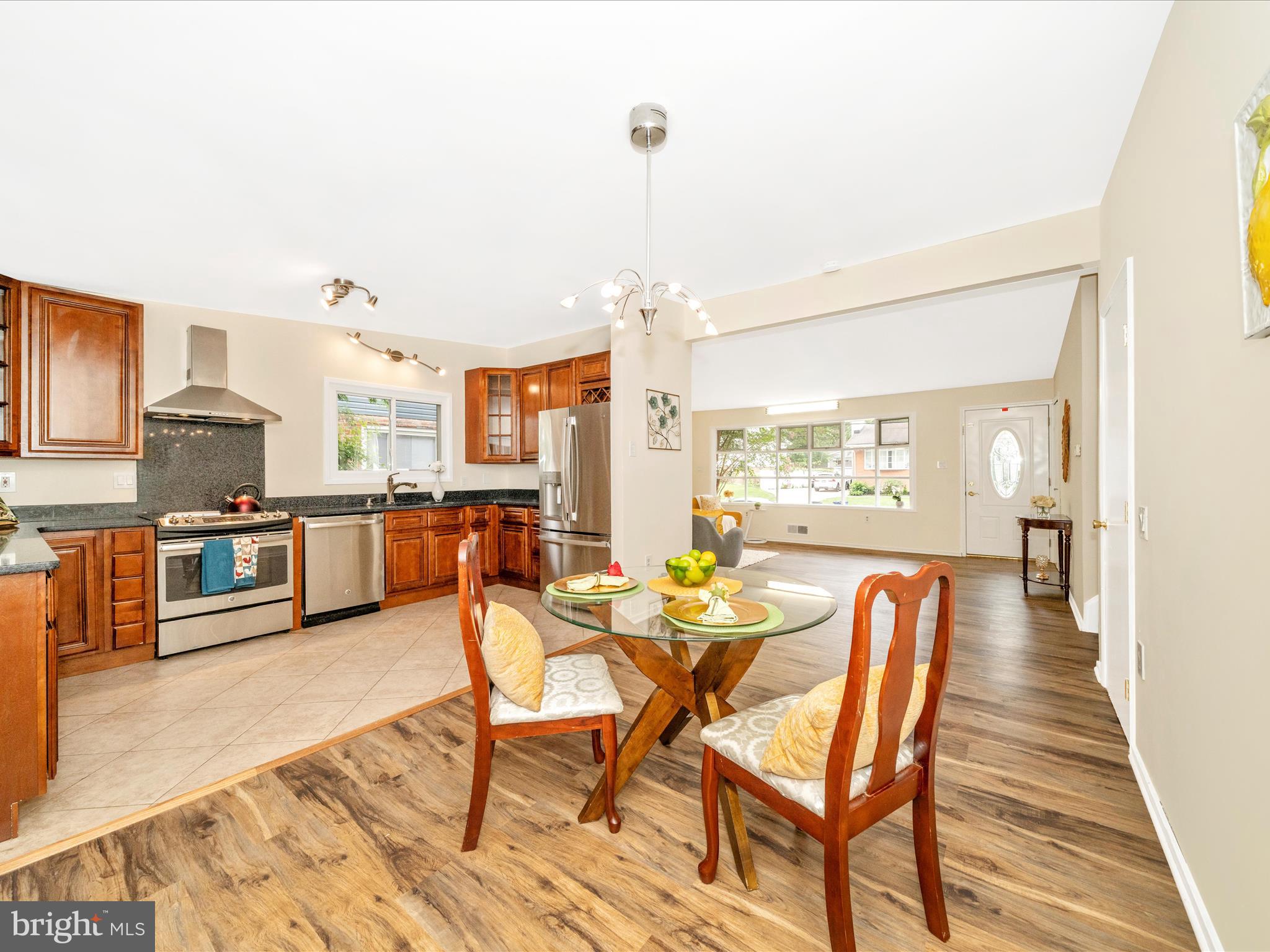 GREENWOOD KNOLLS - Residential Lease